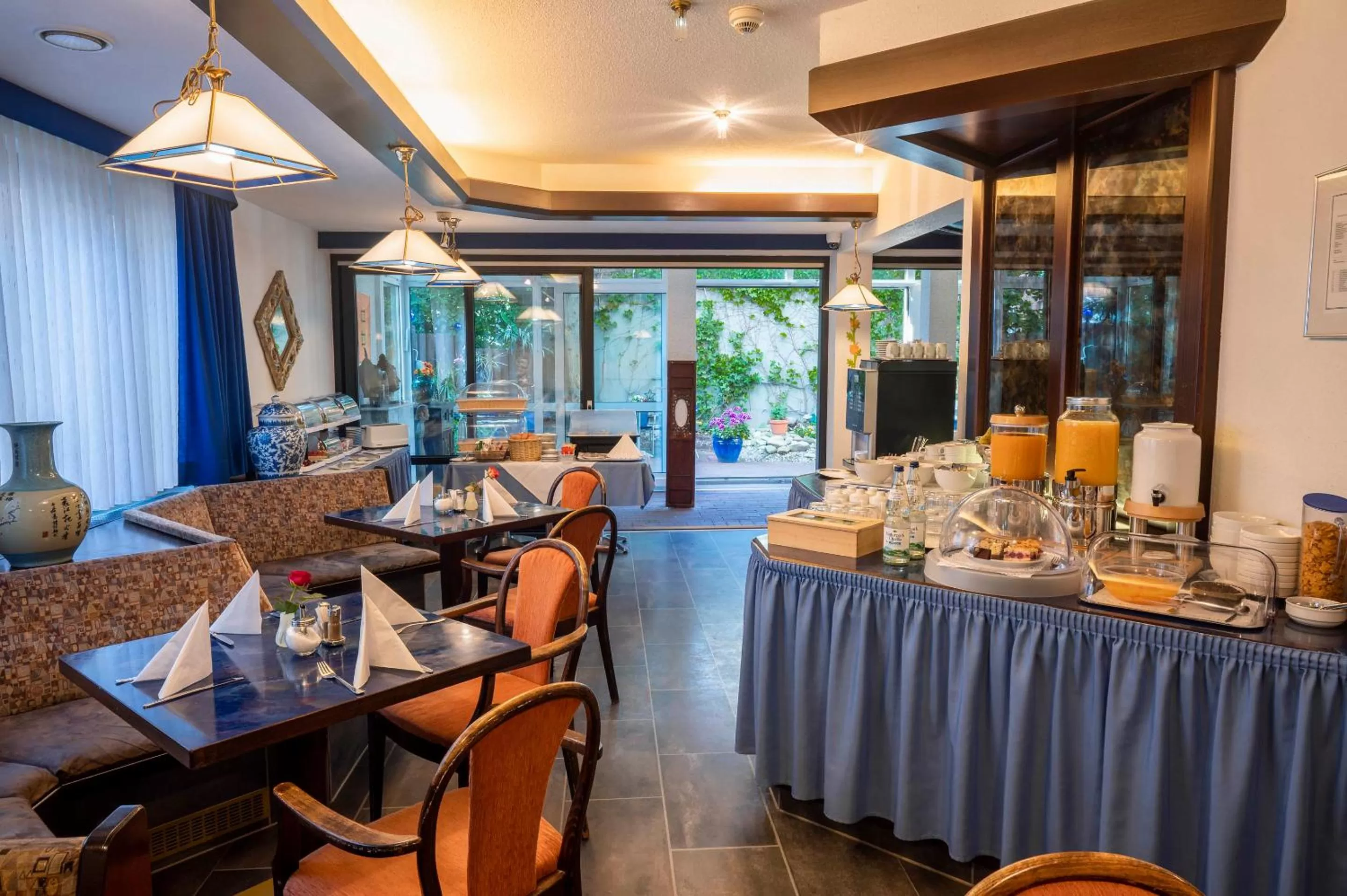 Breakfast in Hotel Astoria am Urachplatz