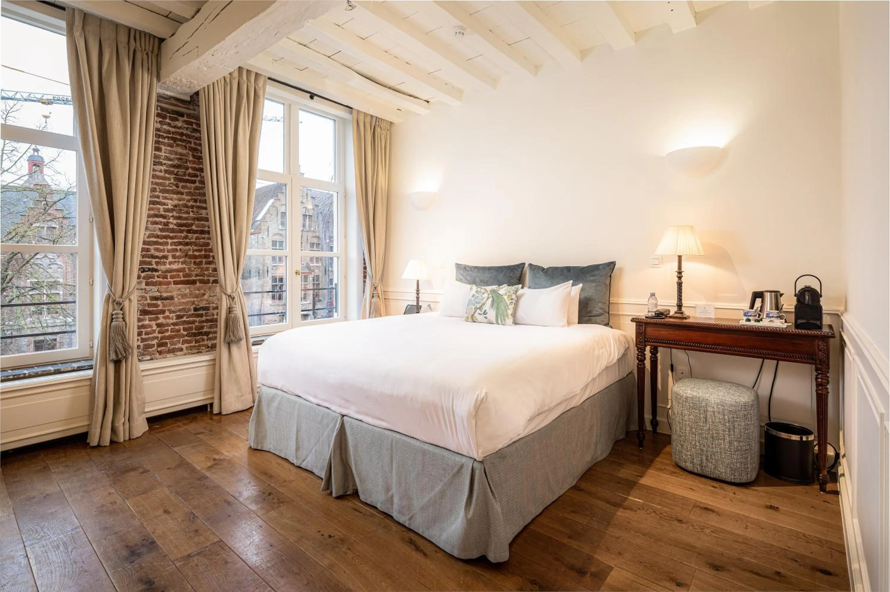 Guests, Bed in De Tuilerieën - Small Luxury Hotels of the World