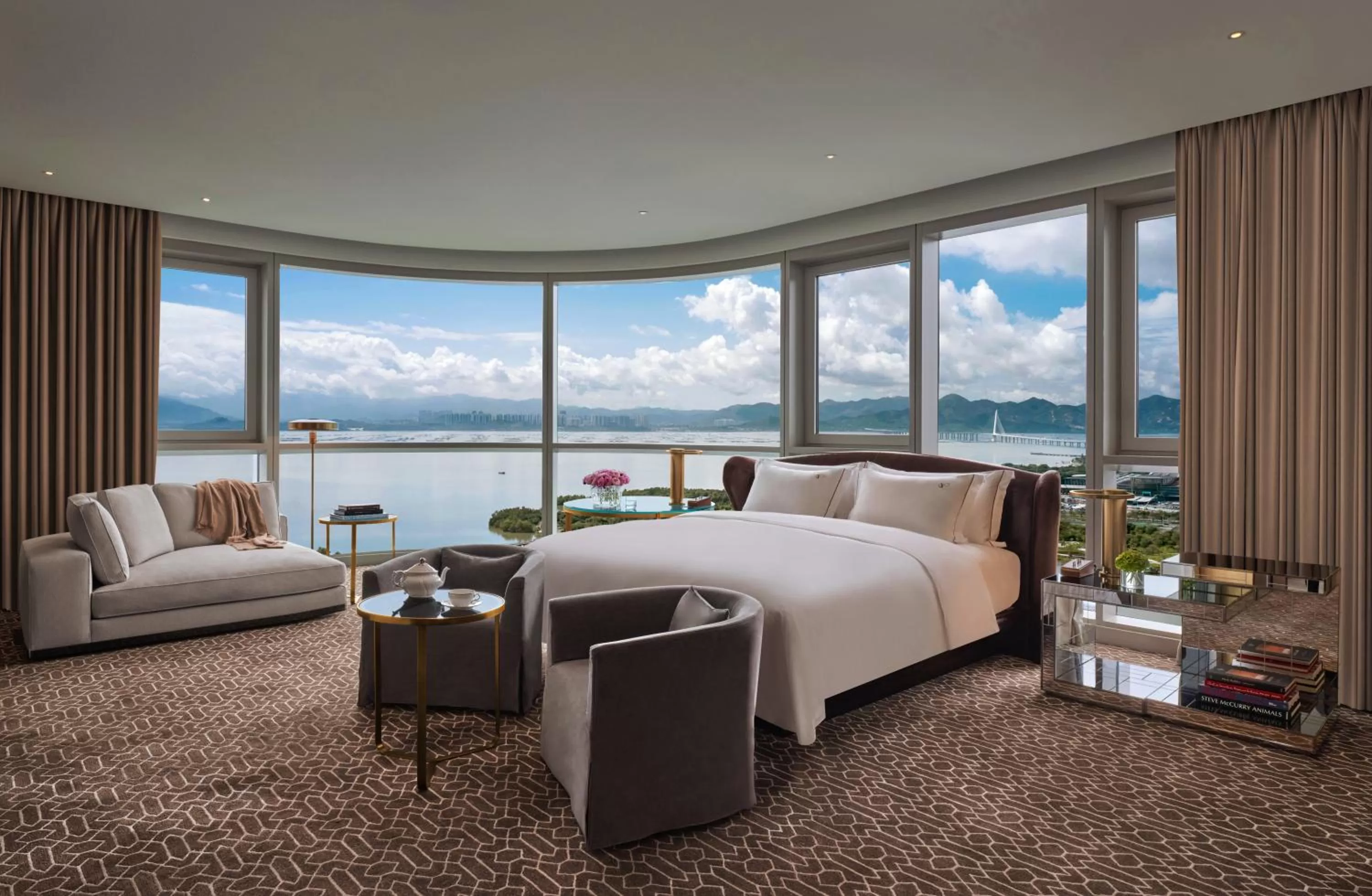 Bedroom, Bed in Andaz Shenzhen Bay