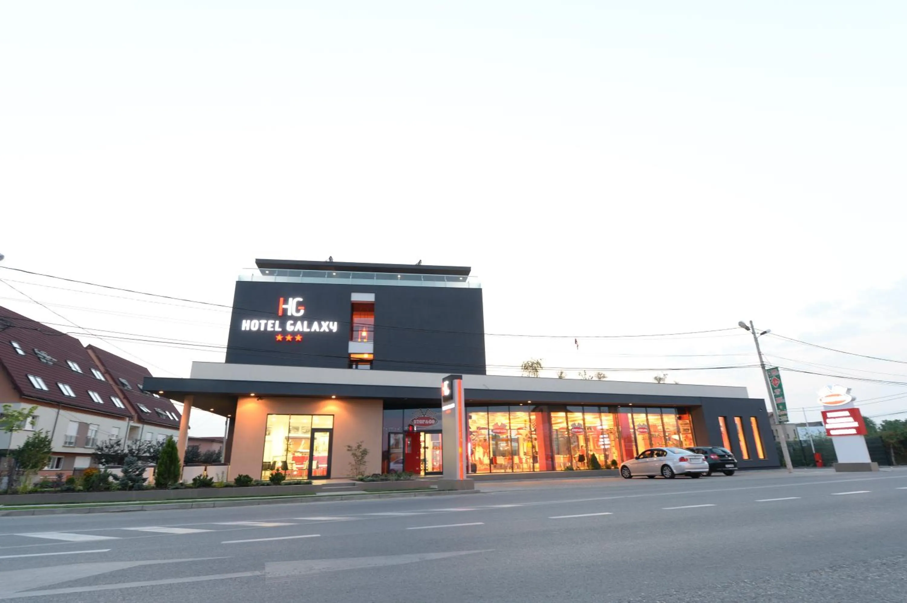 Facade/entrance in Hotel Galaxy