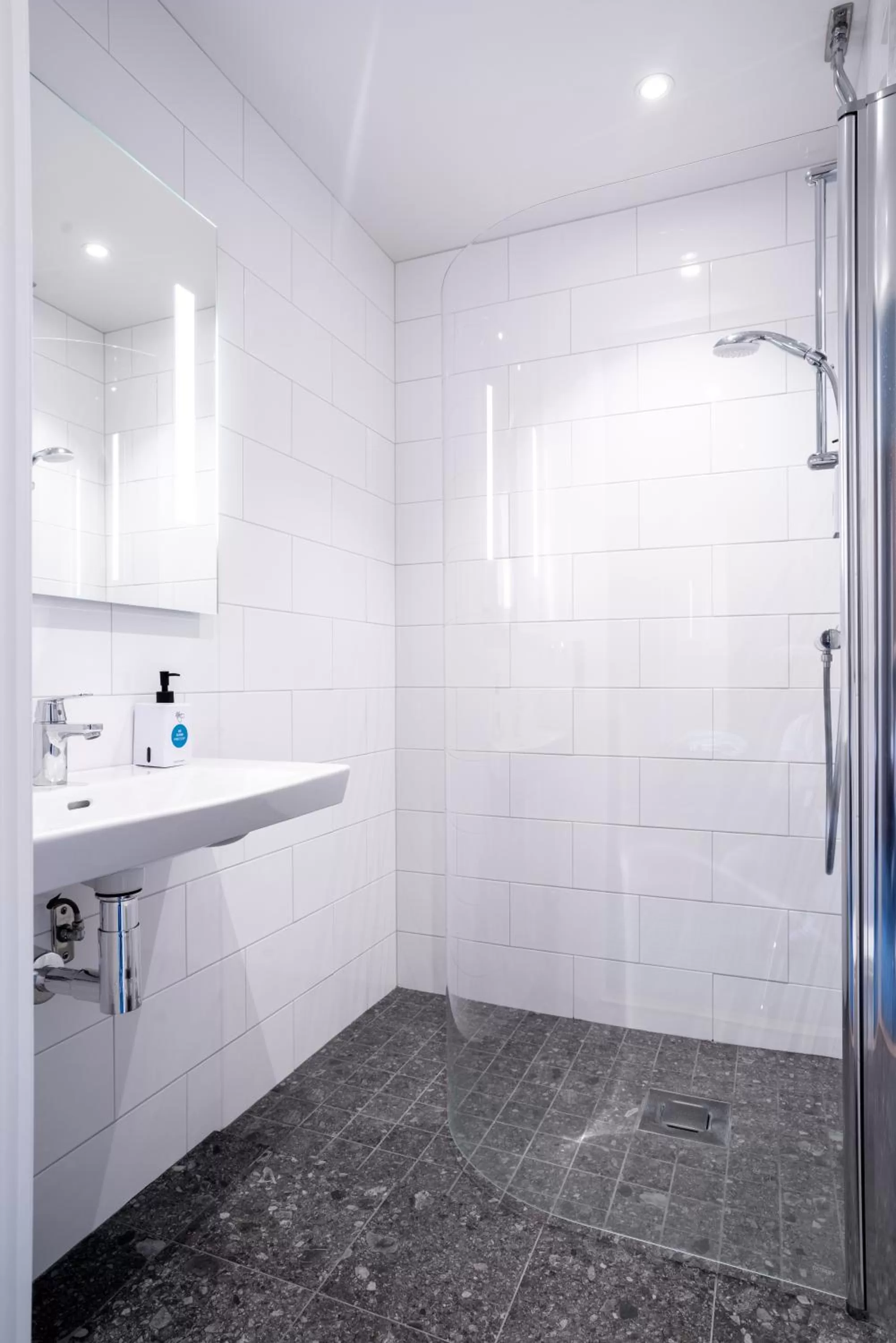 Shower in Quality Hotel Park Södertälje City