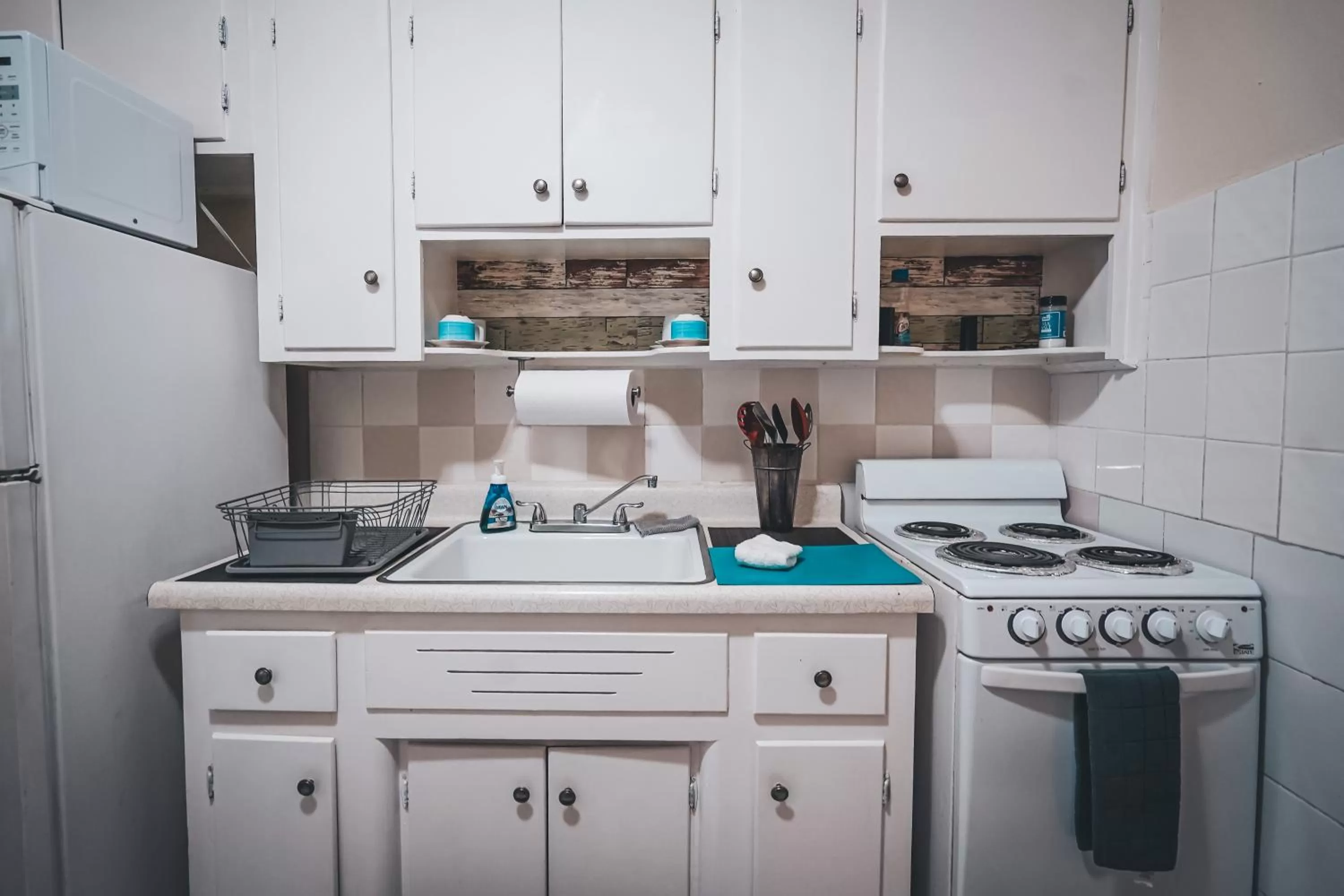 kitchen in Hollywood Light Haven Lodge
