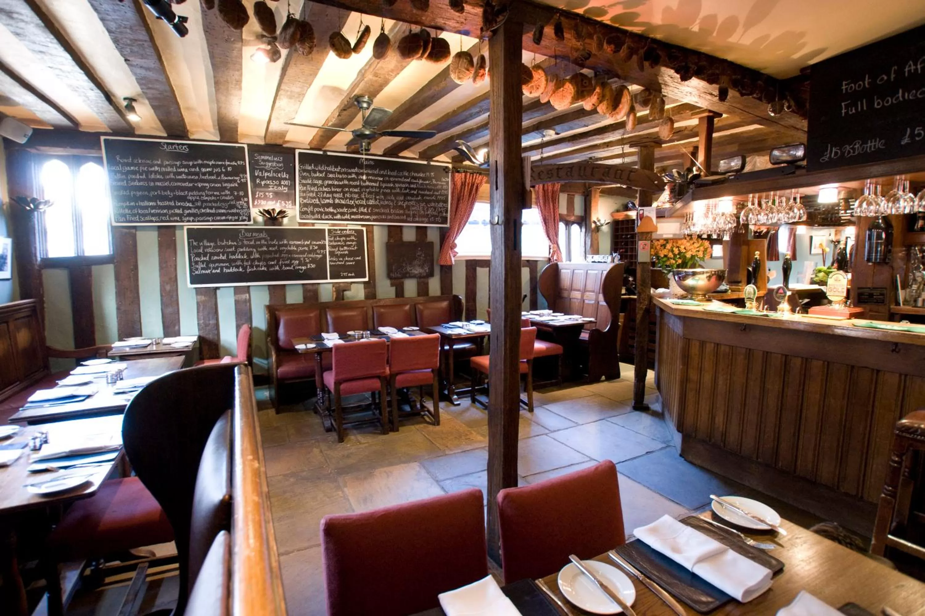 Lounge or bar in The Bell Inn Hotel