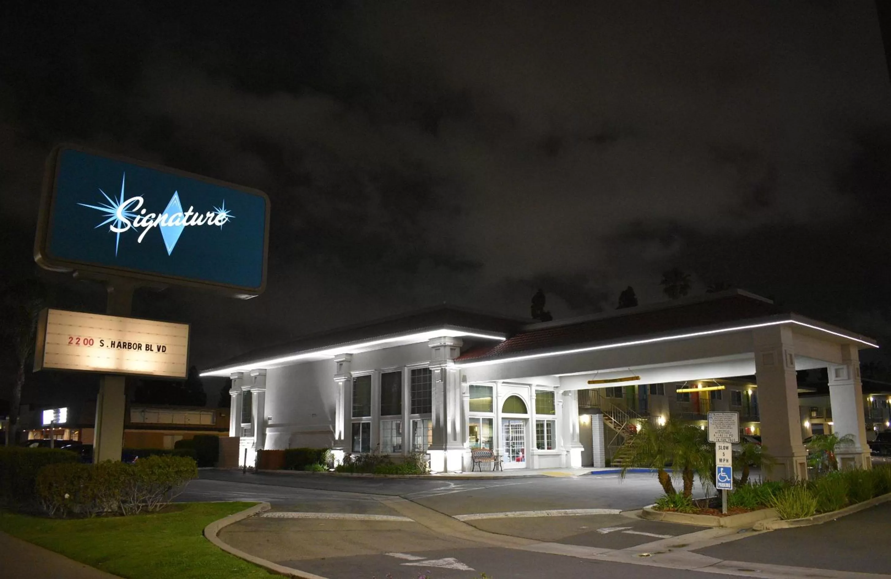 Property building in Signature Anaheim Maingate