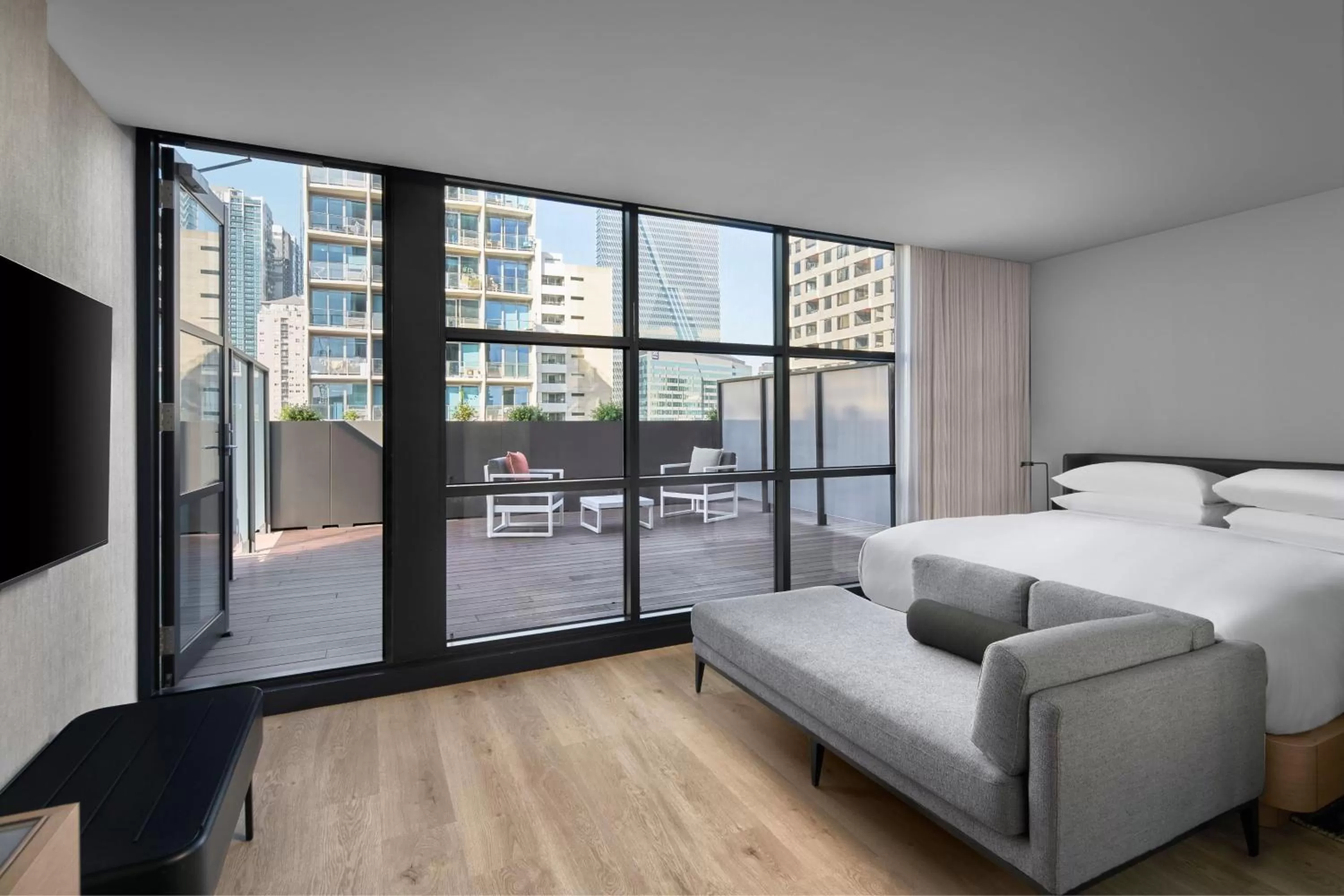 Photo of the whole room, Bed in Courtyard by Marriott Melbourne Flagstaff Gardens