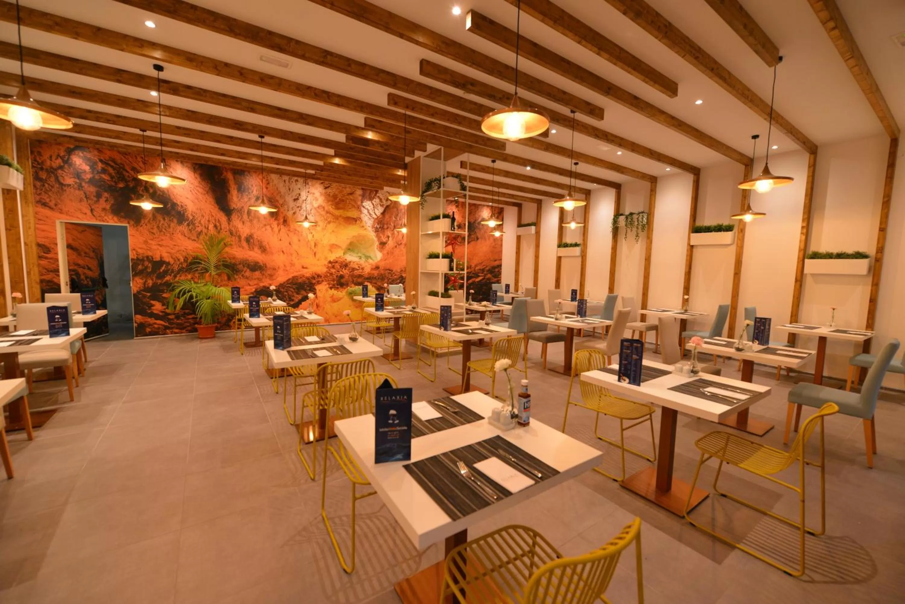 Restaurant/places to eat in Relaxia Lanzasur Club - Aqualava Water Park