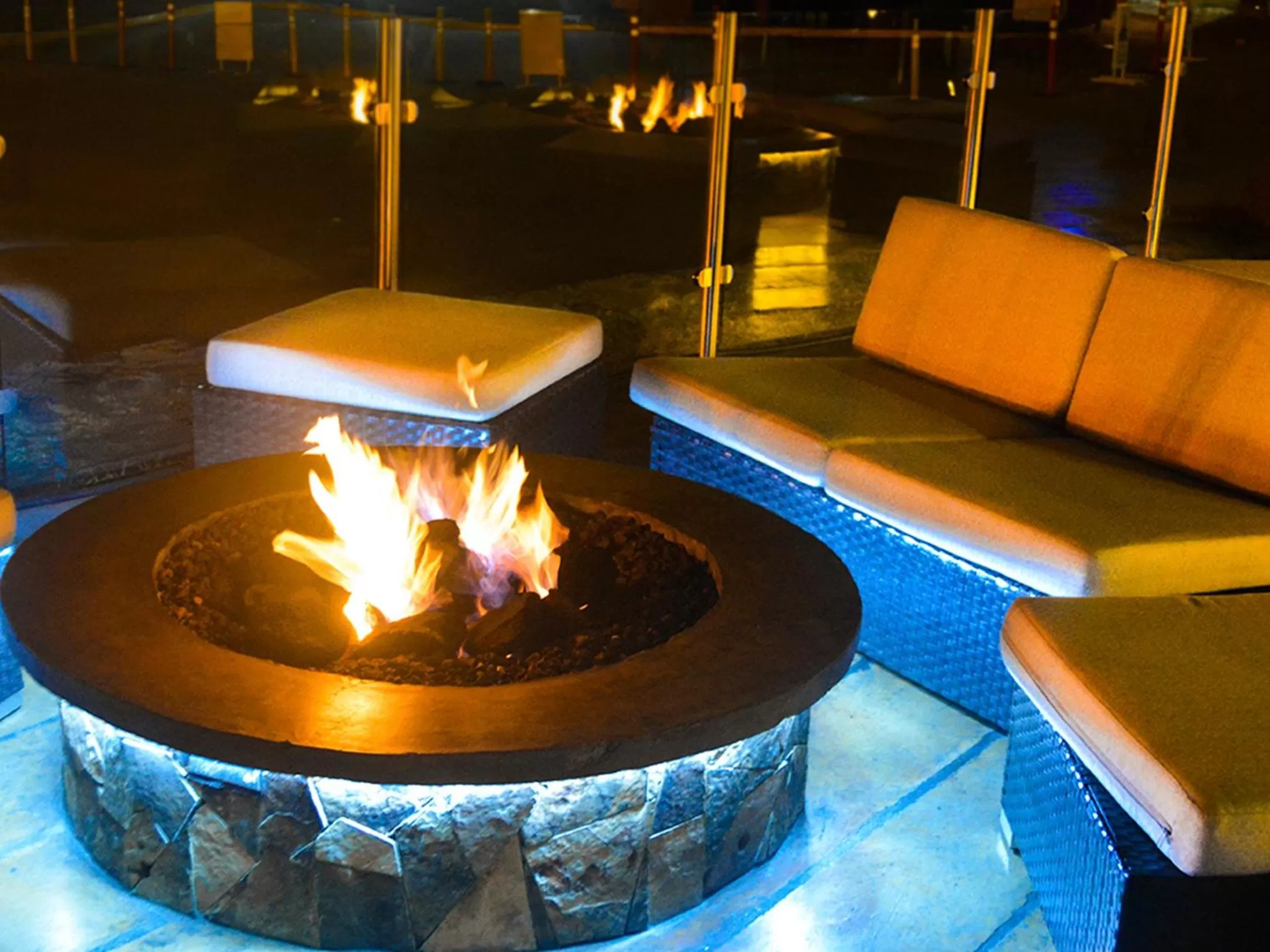 Restaurant/places to eat in Hotel Coral & Marina