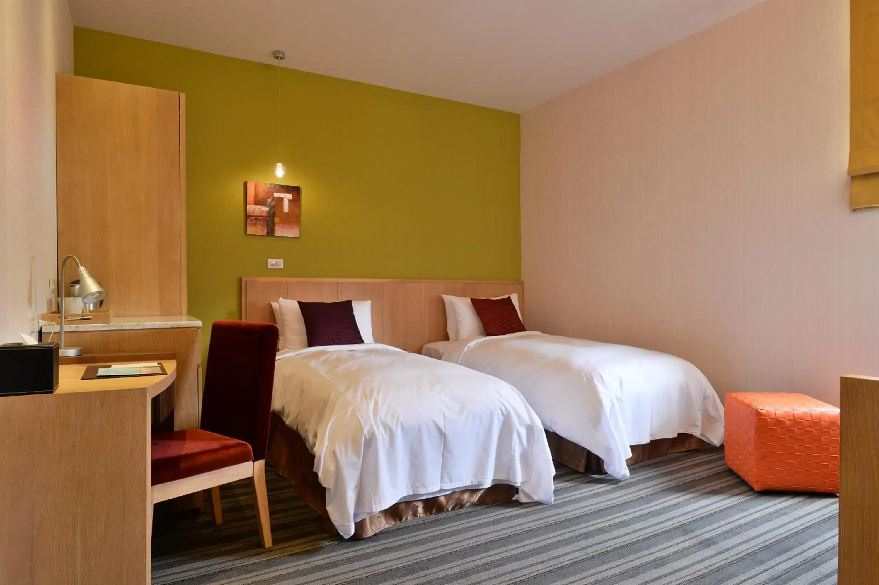 Standard Twin Room in In Young Hotel Standard Twin Room in In Young Hotel