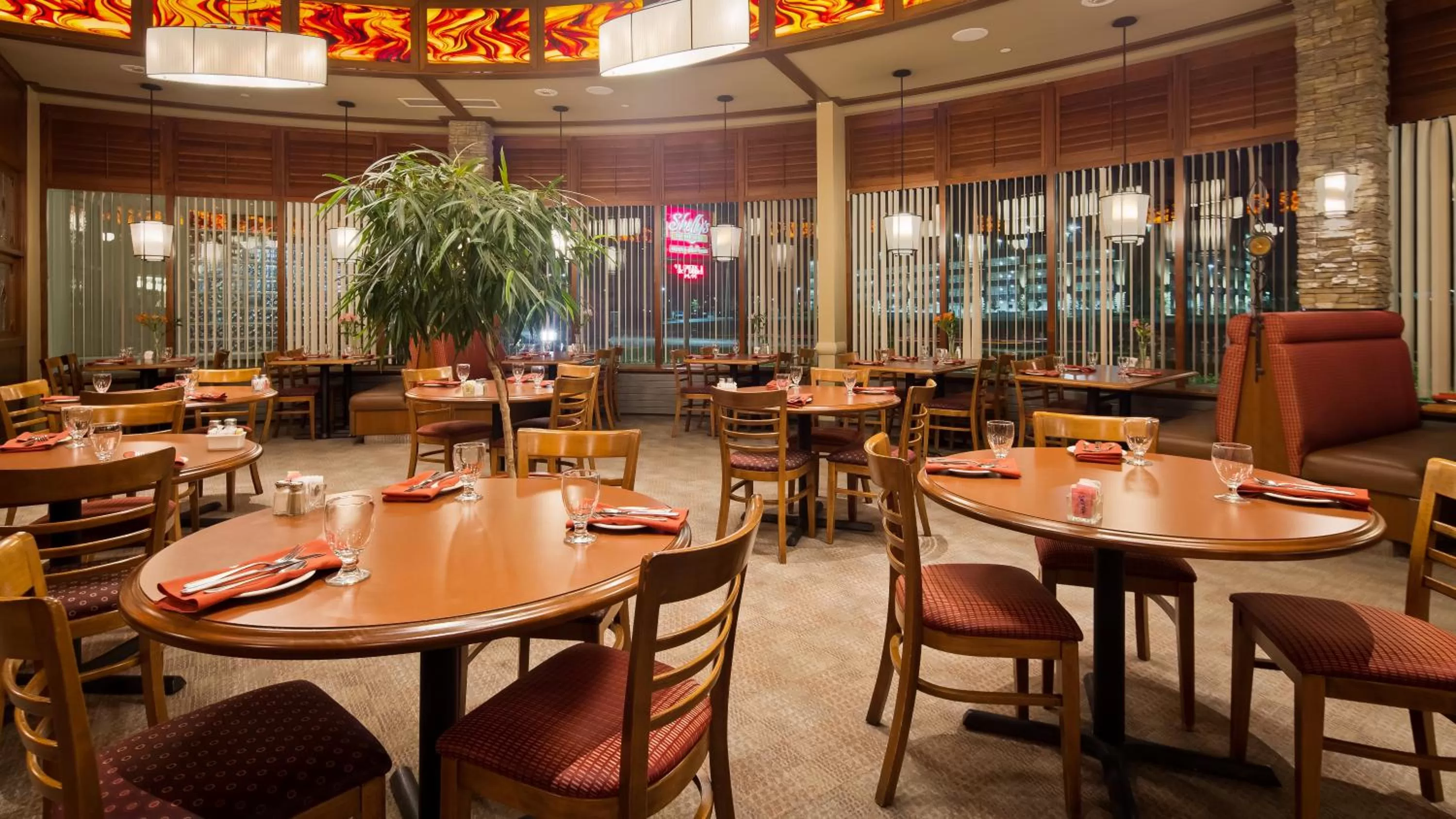 Restaurant/places to eat in Best Western Plus Lamplighter Inn & Conference Centre