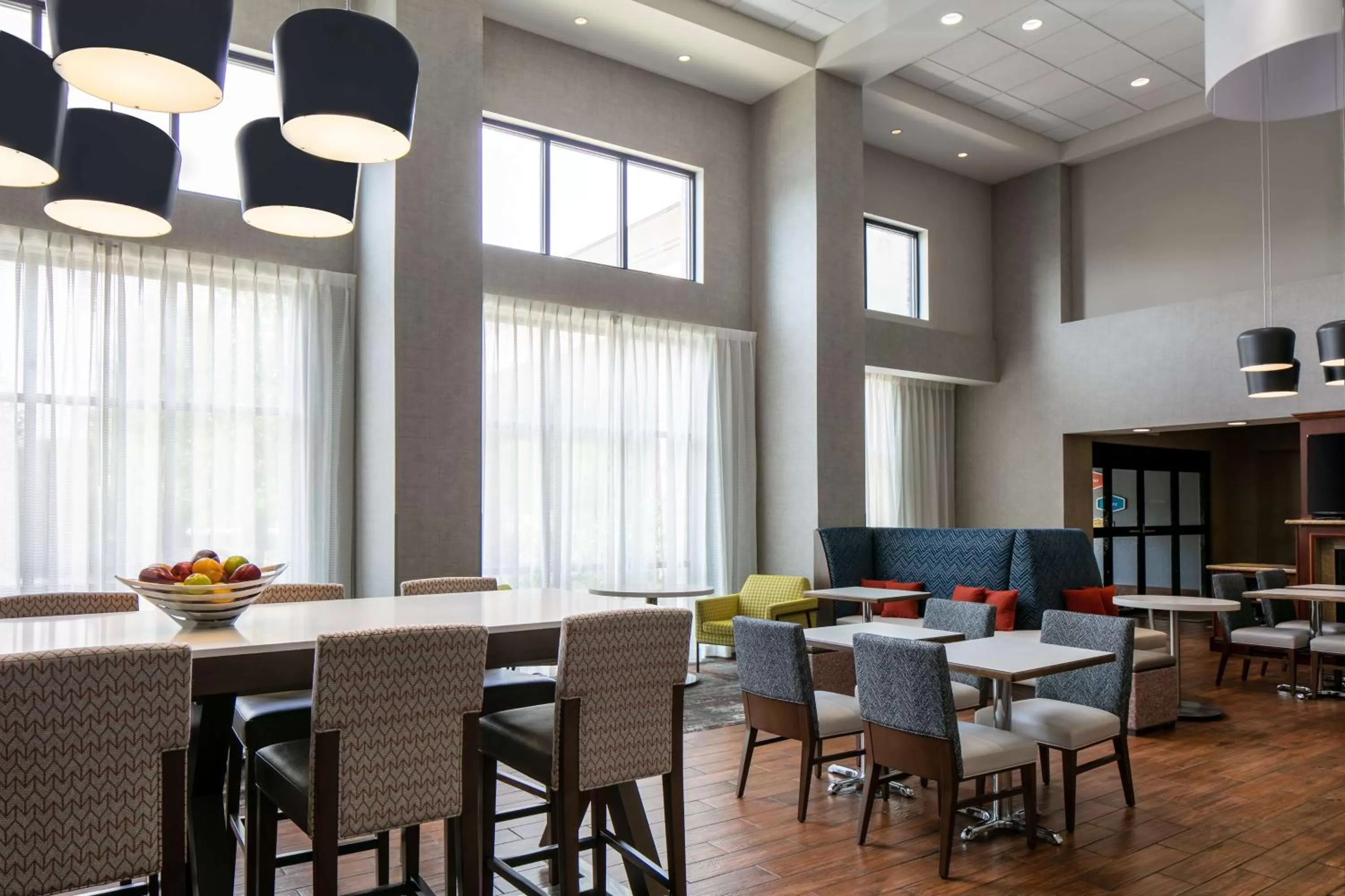 Lobby or reception in Hampton Inn & Suites West Bend