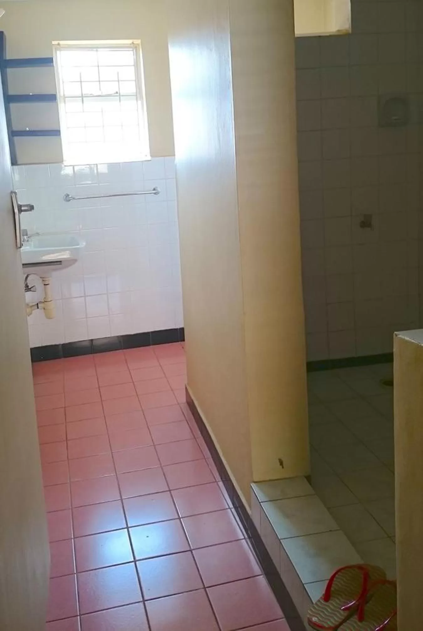 Bathroom in Hotel Acacia City