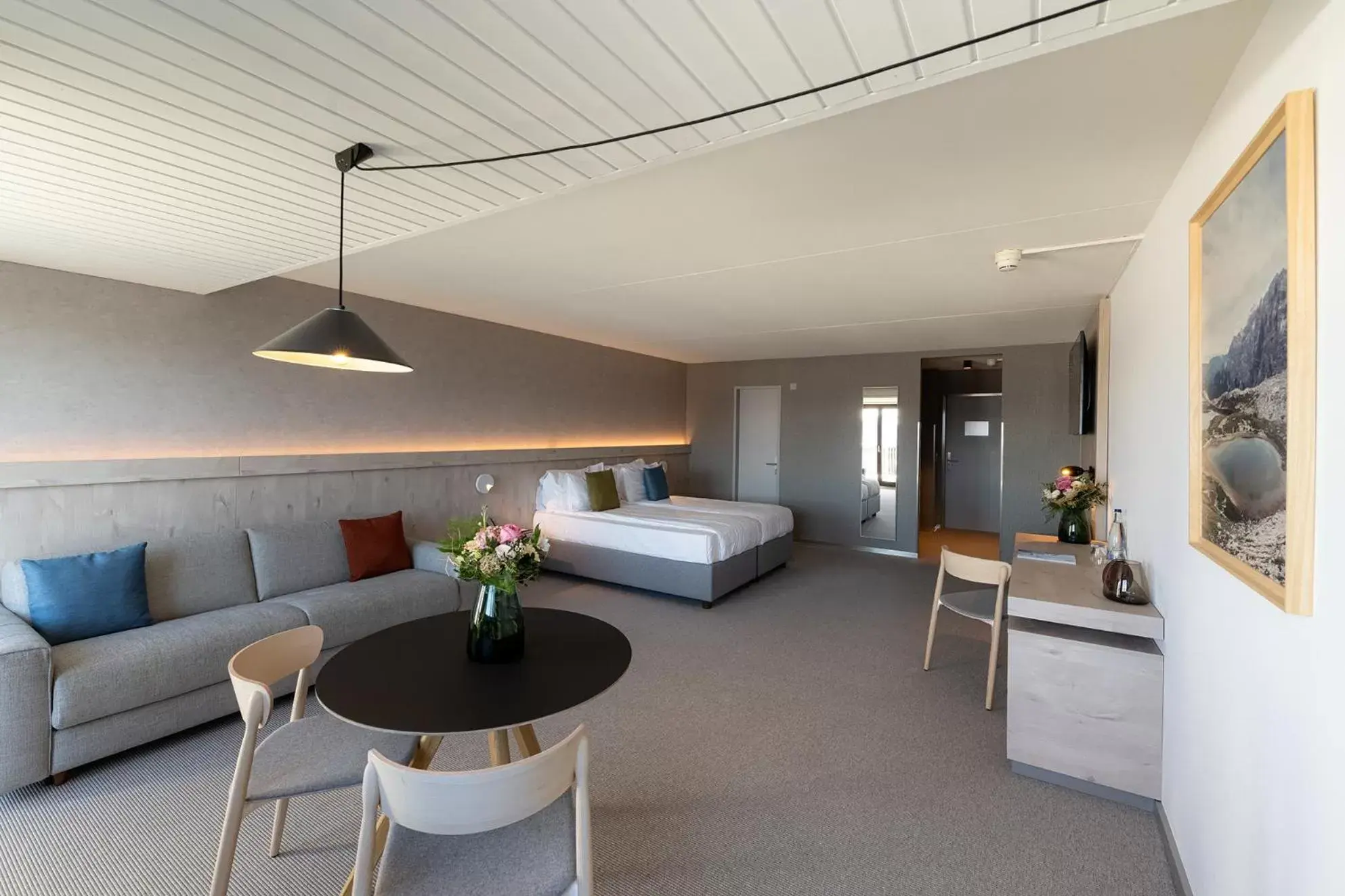 Junior Suite with Balcony in Victoria Hotel & Residence Junior Suite with Balcony in Victoria Hotel & Residence