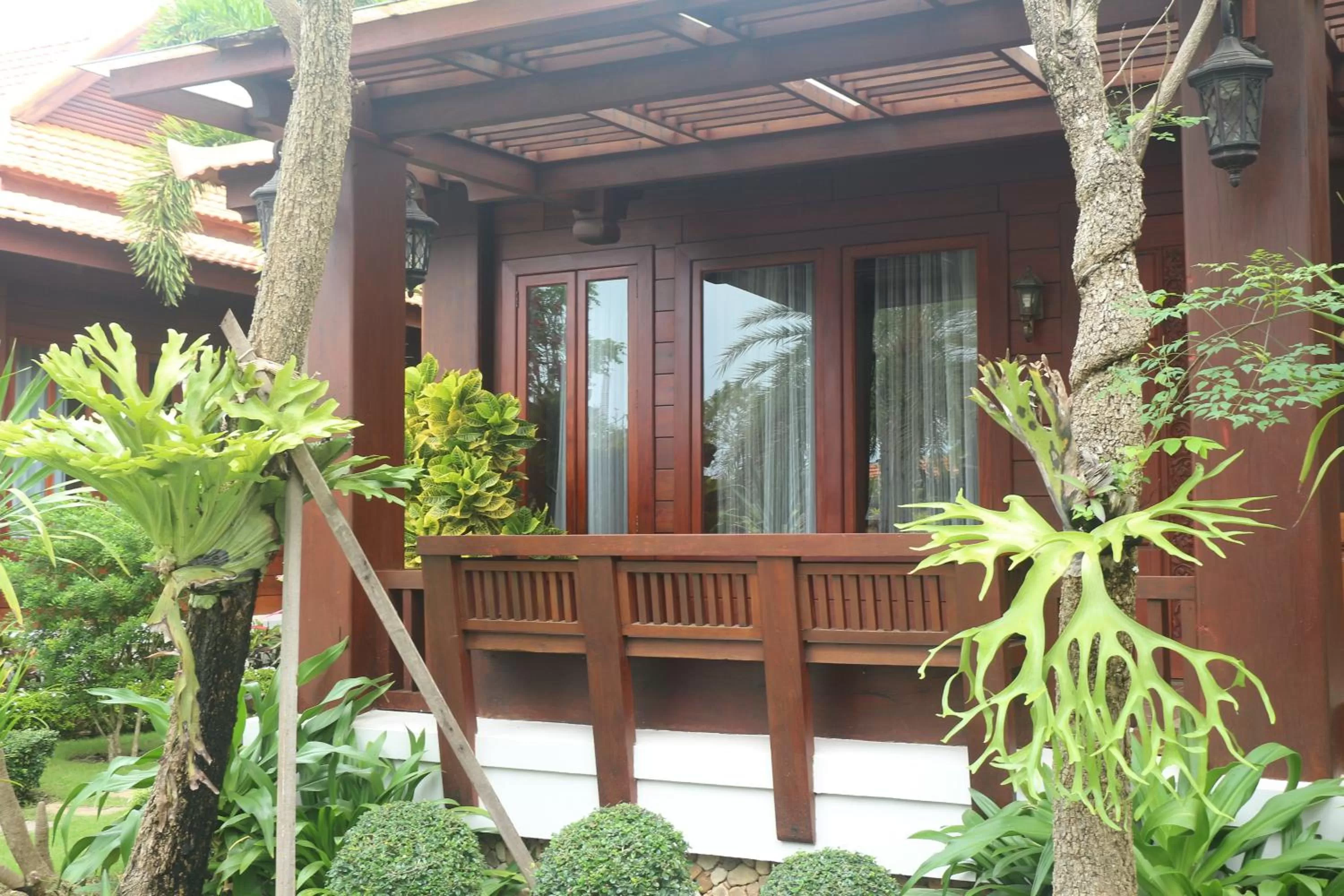 Garden view in Try Palace Resort-Kep