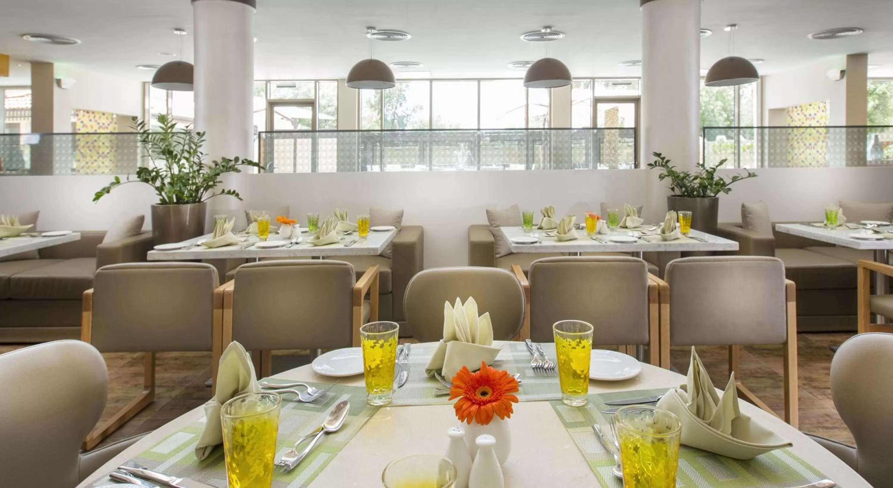 Restaurant/places to eat in Danat Al Ain Resort