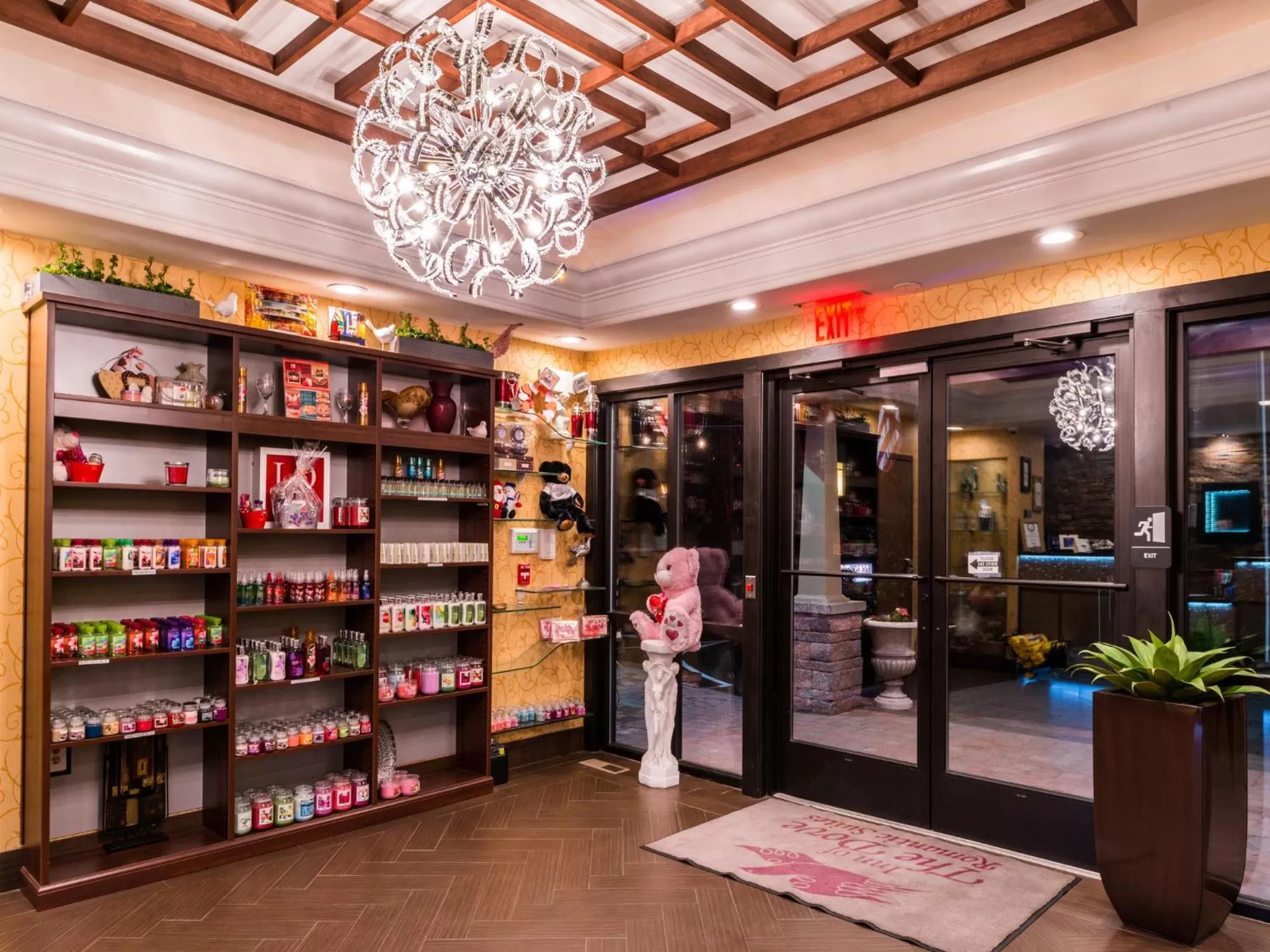 Shopping Area in Inn of The Dove Romantic Luxury & Business Suites