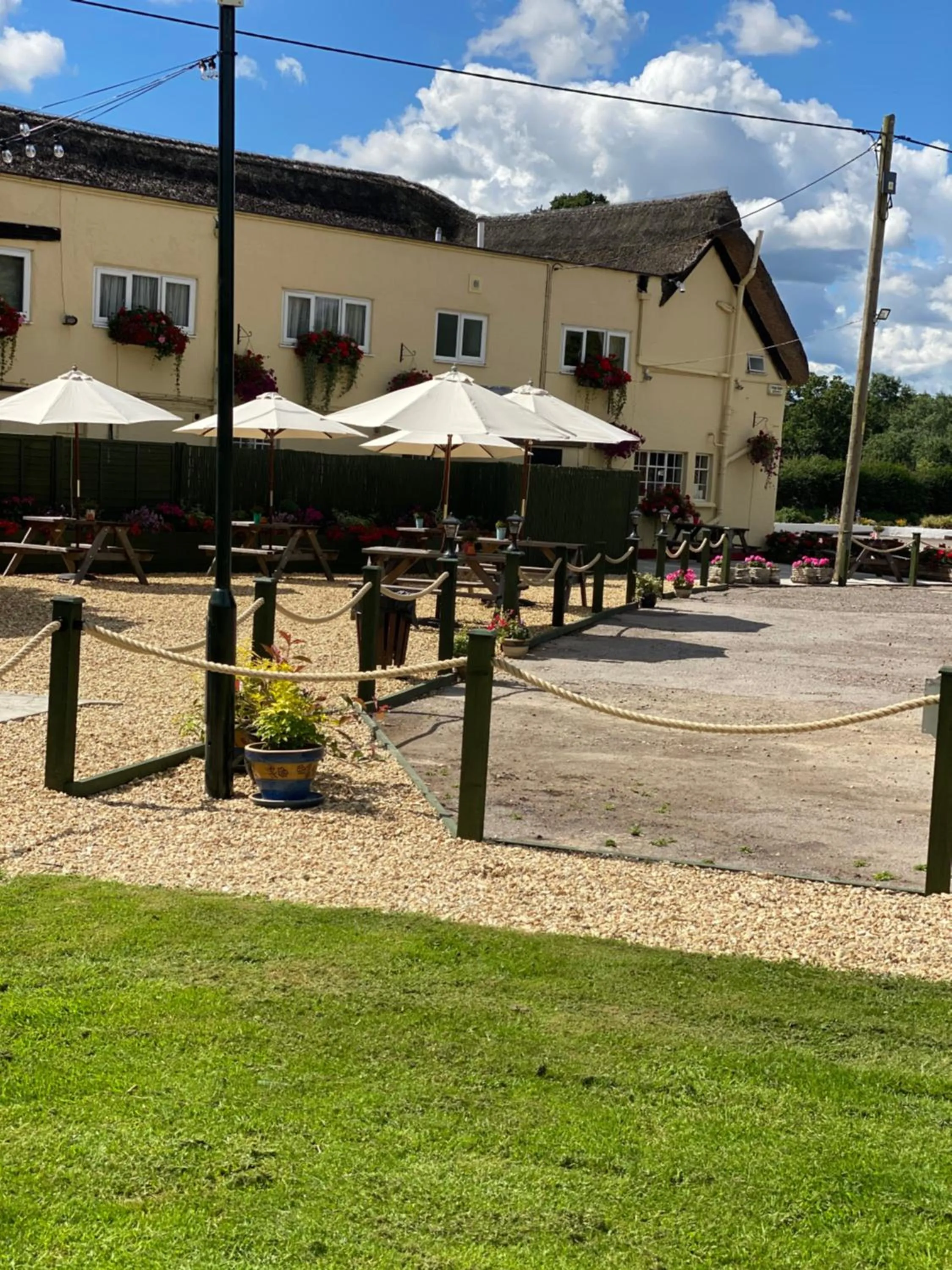 Greyhound Country Inn