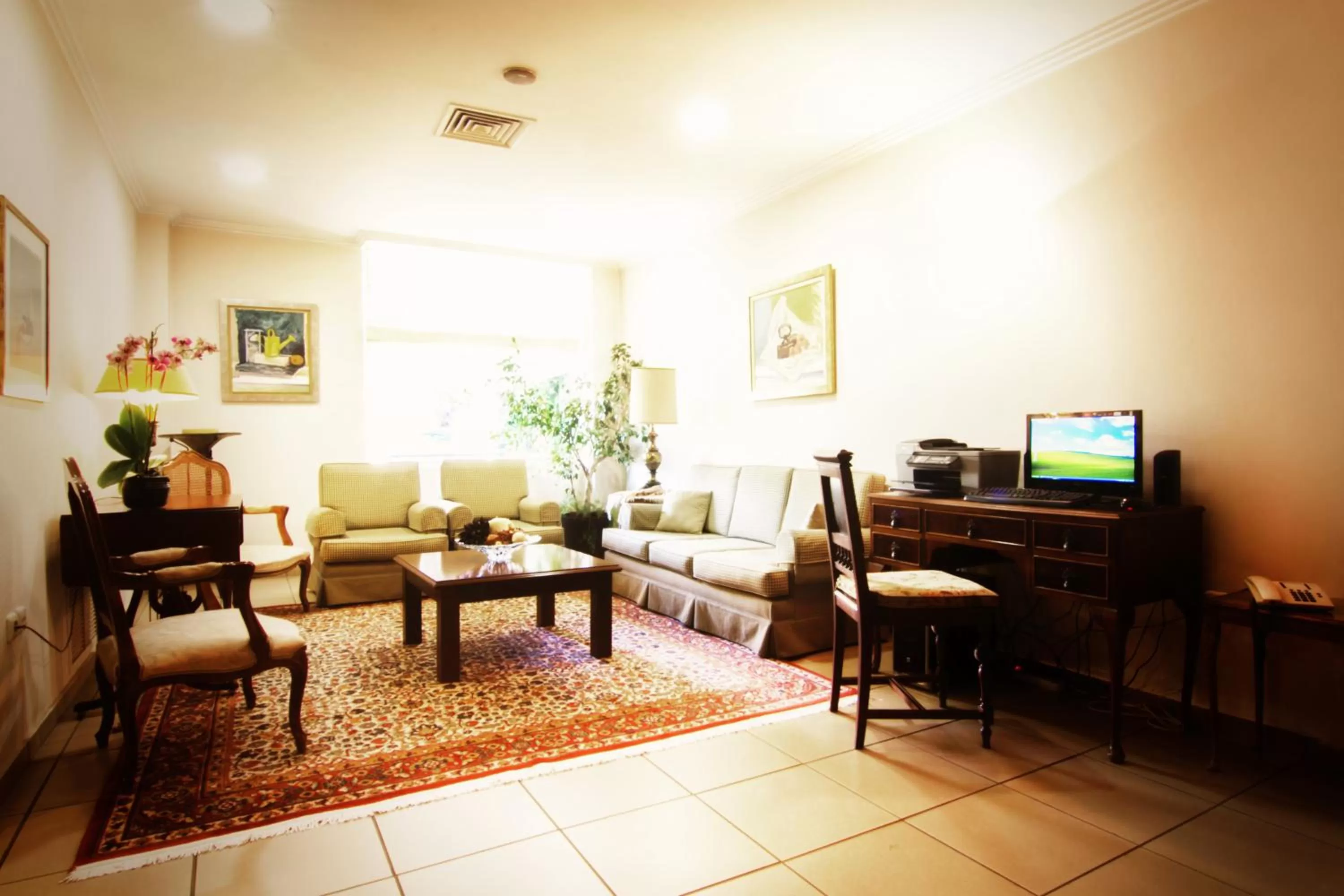 Seating area in Green Hill Hotel