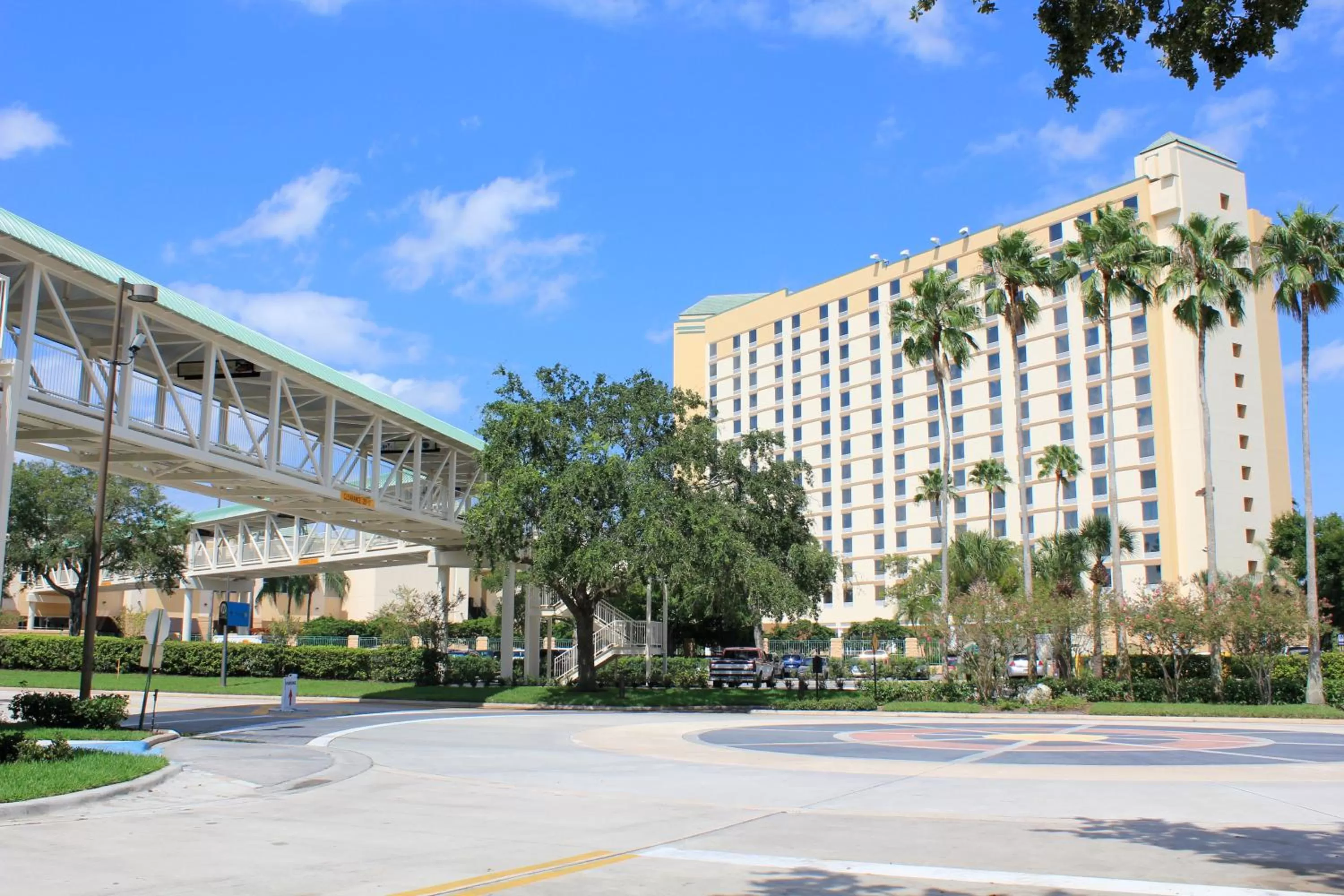 Property building in Rosen Plaza Hotel Orlando Convention Center