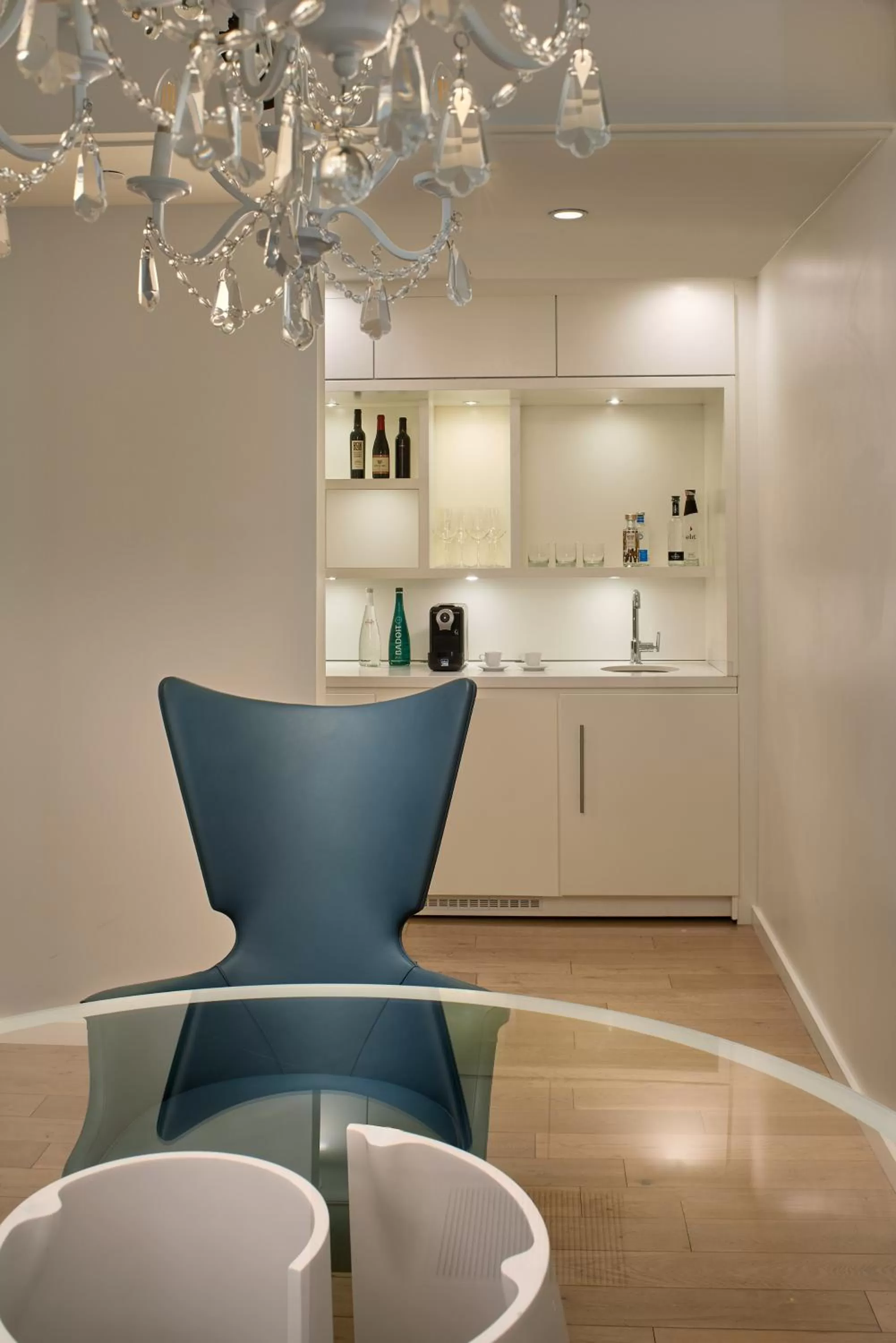 Dining area in Mondrian Los Angeles