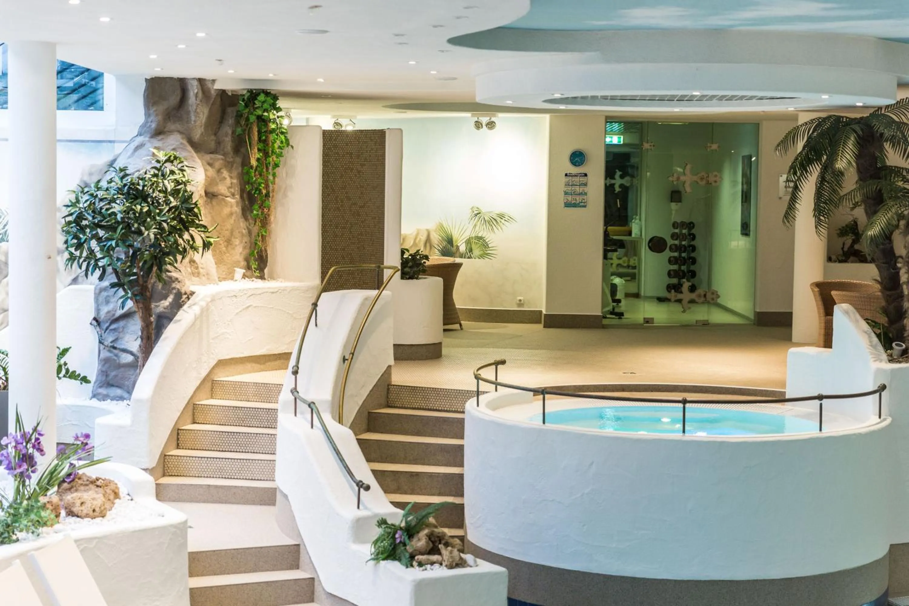 Swimming pool in Parkhotel Schmid