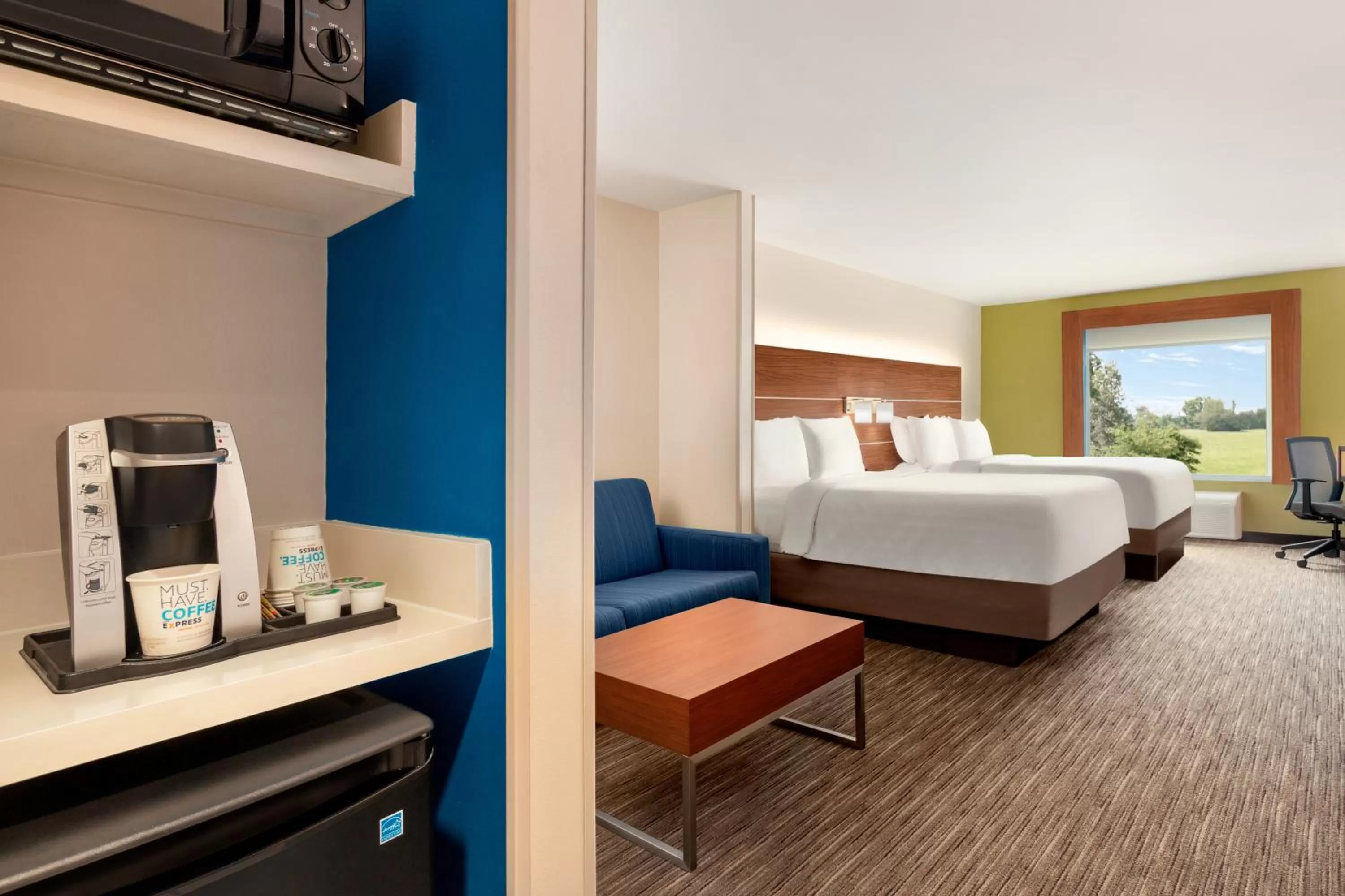 Photo of the whole room, Bed in Holiday Inn Express & Suites Searcy by IHG