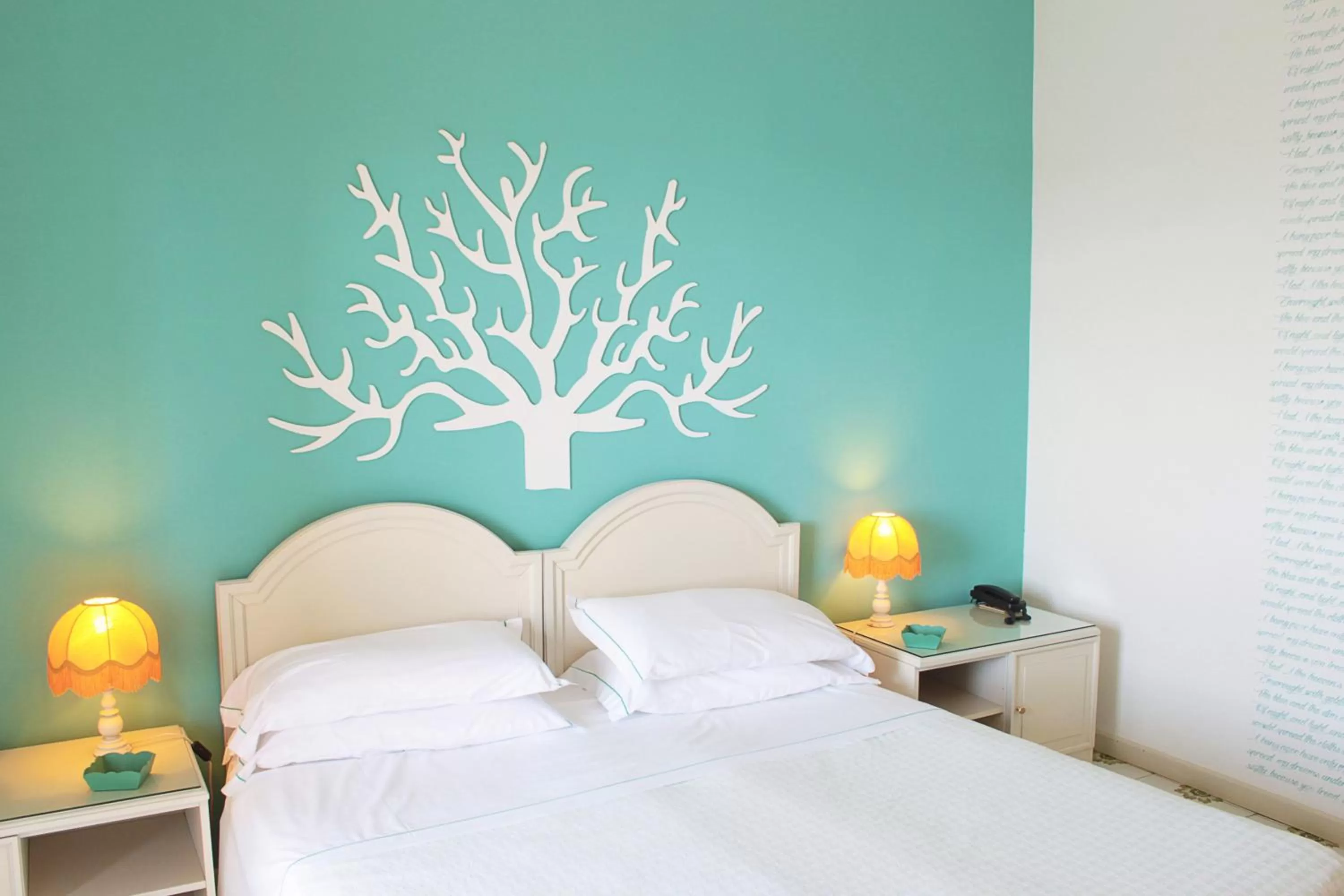 Bed in Sunbay Park Hotel