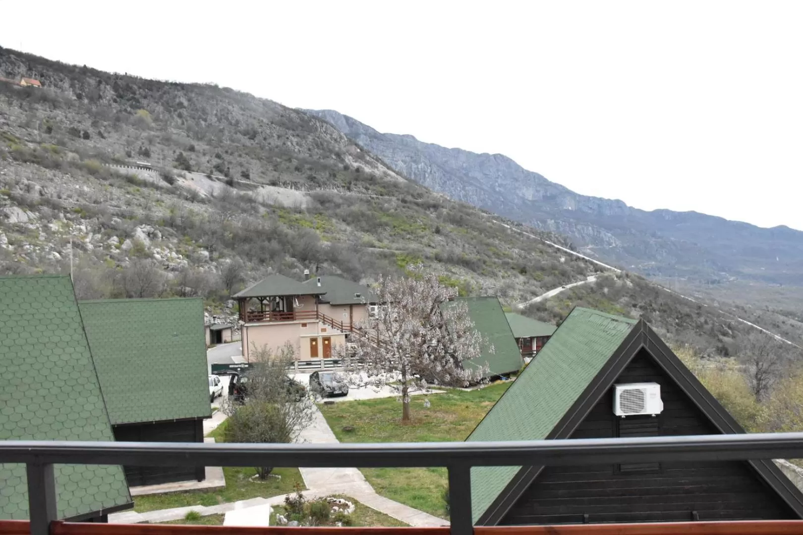 Balcony/Terrace in OSTROG Aparthotel KOLIBA-VLASTNIŠTVO MANASTIRA OSTROG