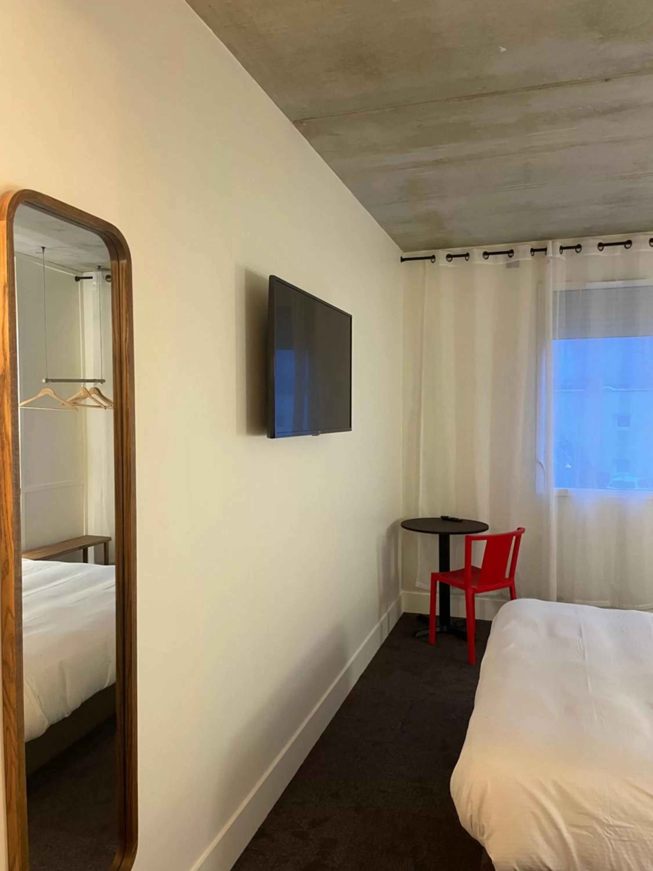 Bedroom in Théo Hôtel Limoges, The Originals City