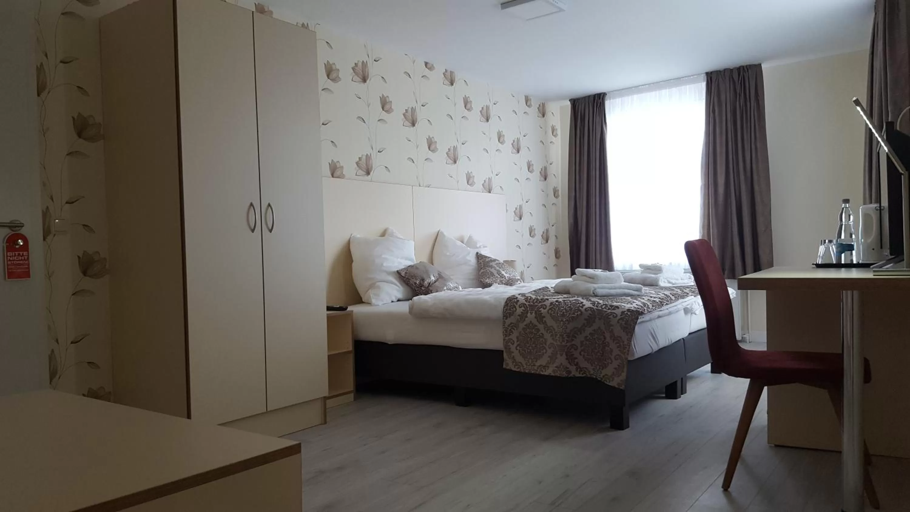 Bedroom, Bed in Novel Hotel