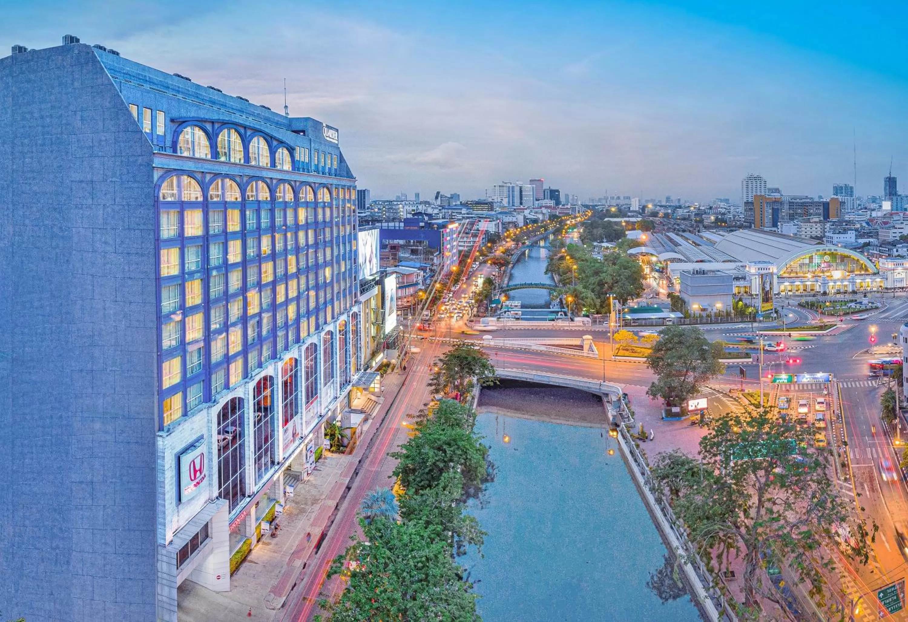 Property building in The Quarter Hualamphong by UHG