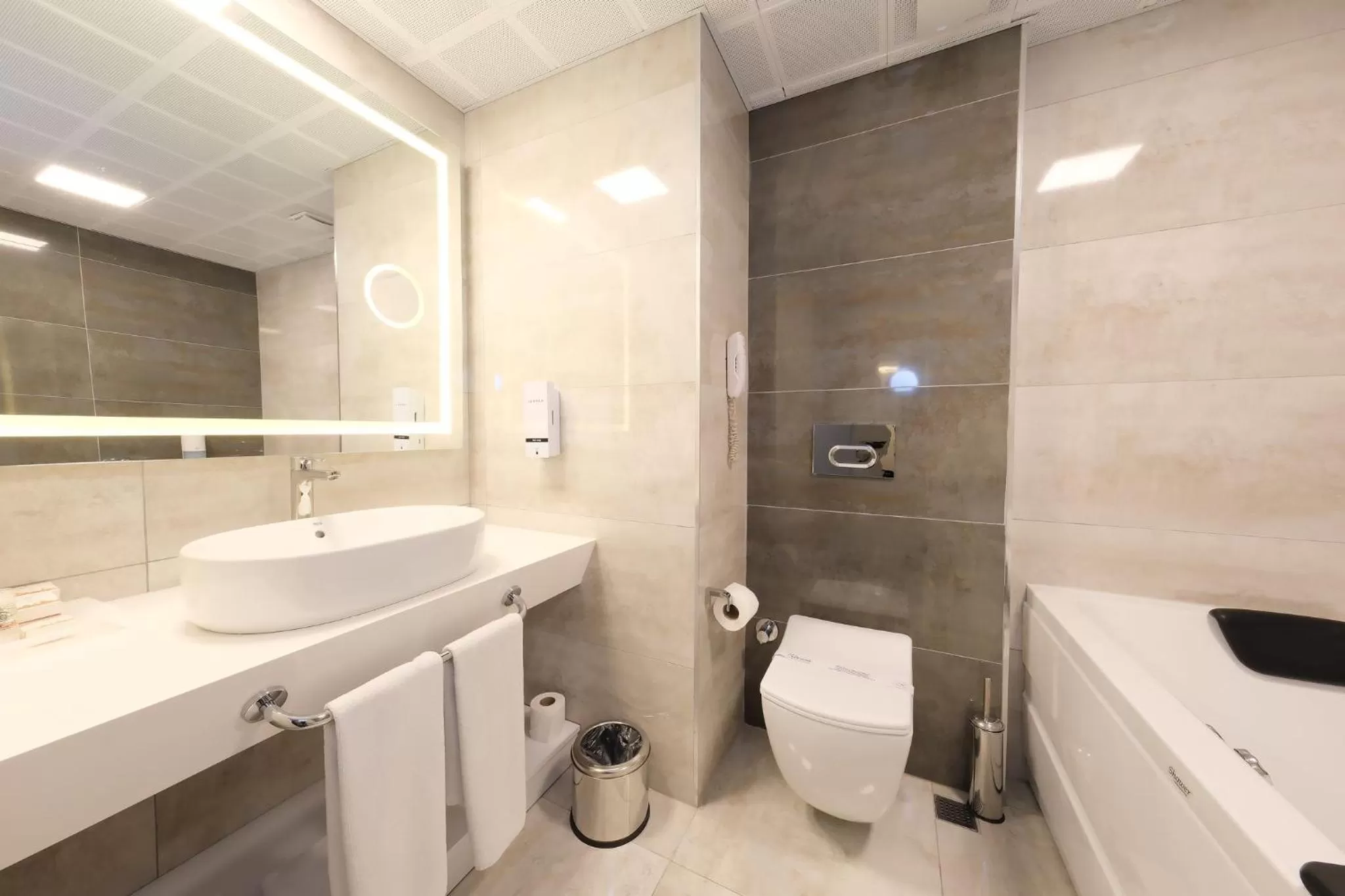 Toilet in Best Western Plus Khan Hotel