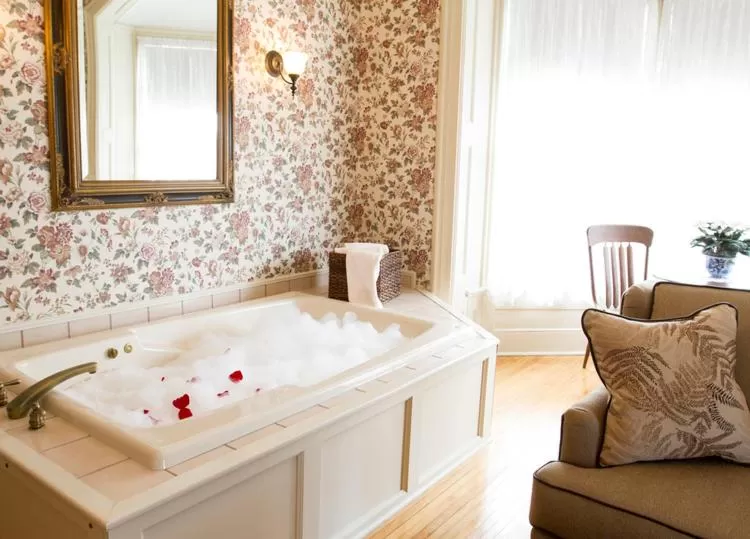Bathroom in The Foxglove Inn