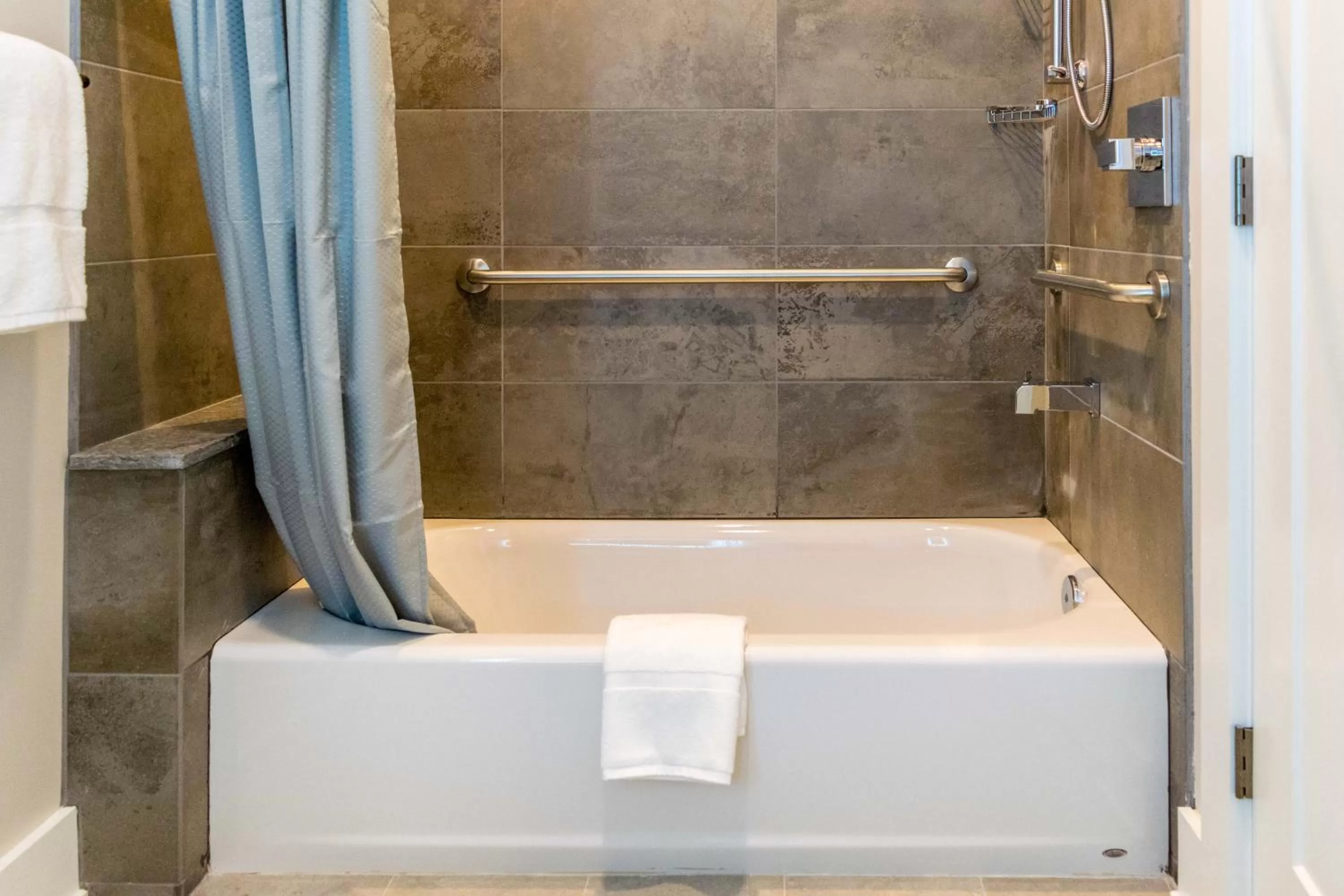 Lake Placid Inn: Main Street