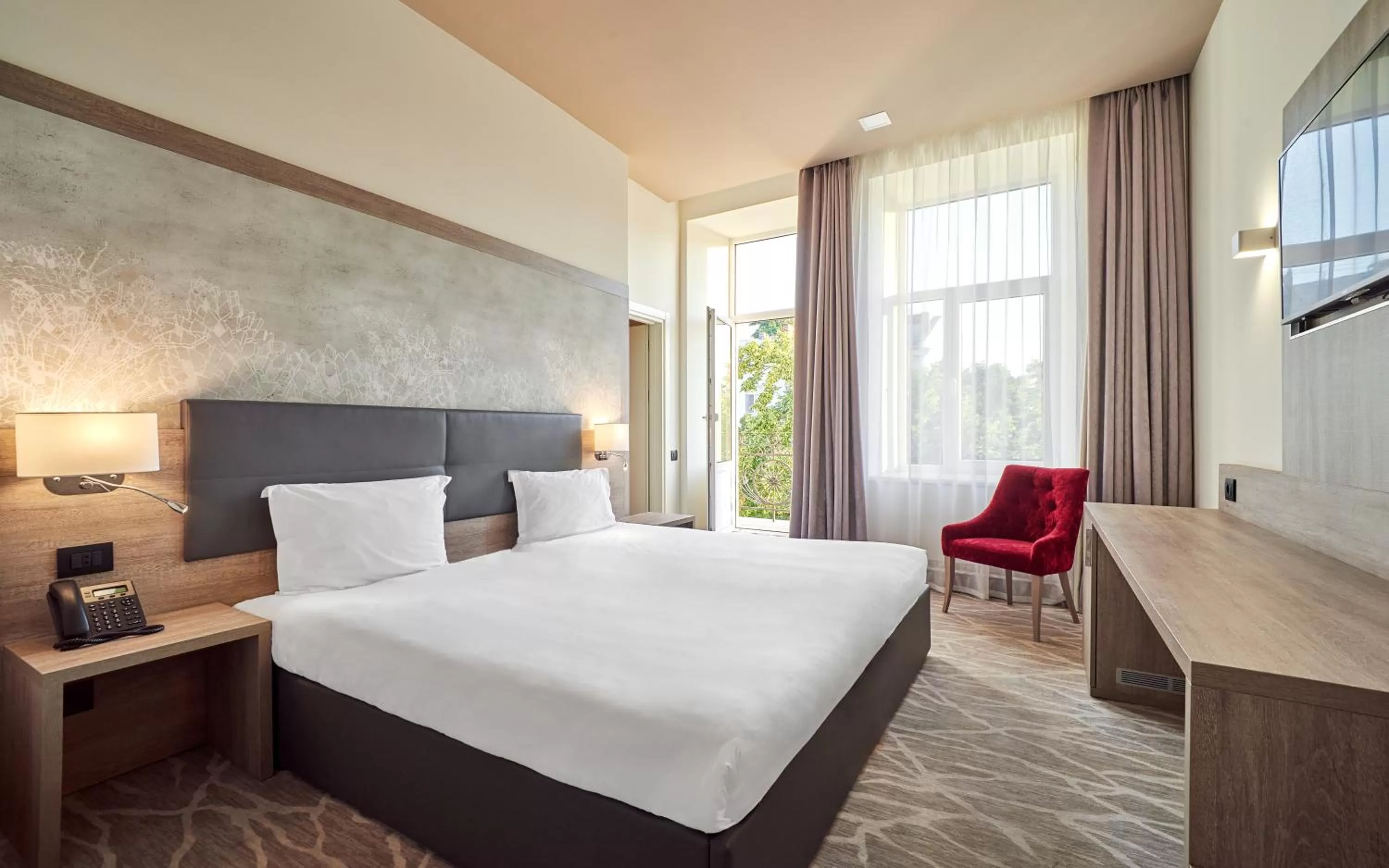 Balcony/Terrace, Bed in Radisson Hotel City Centre Odesa