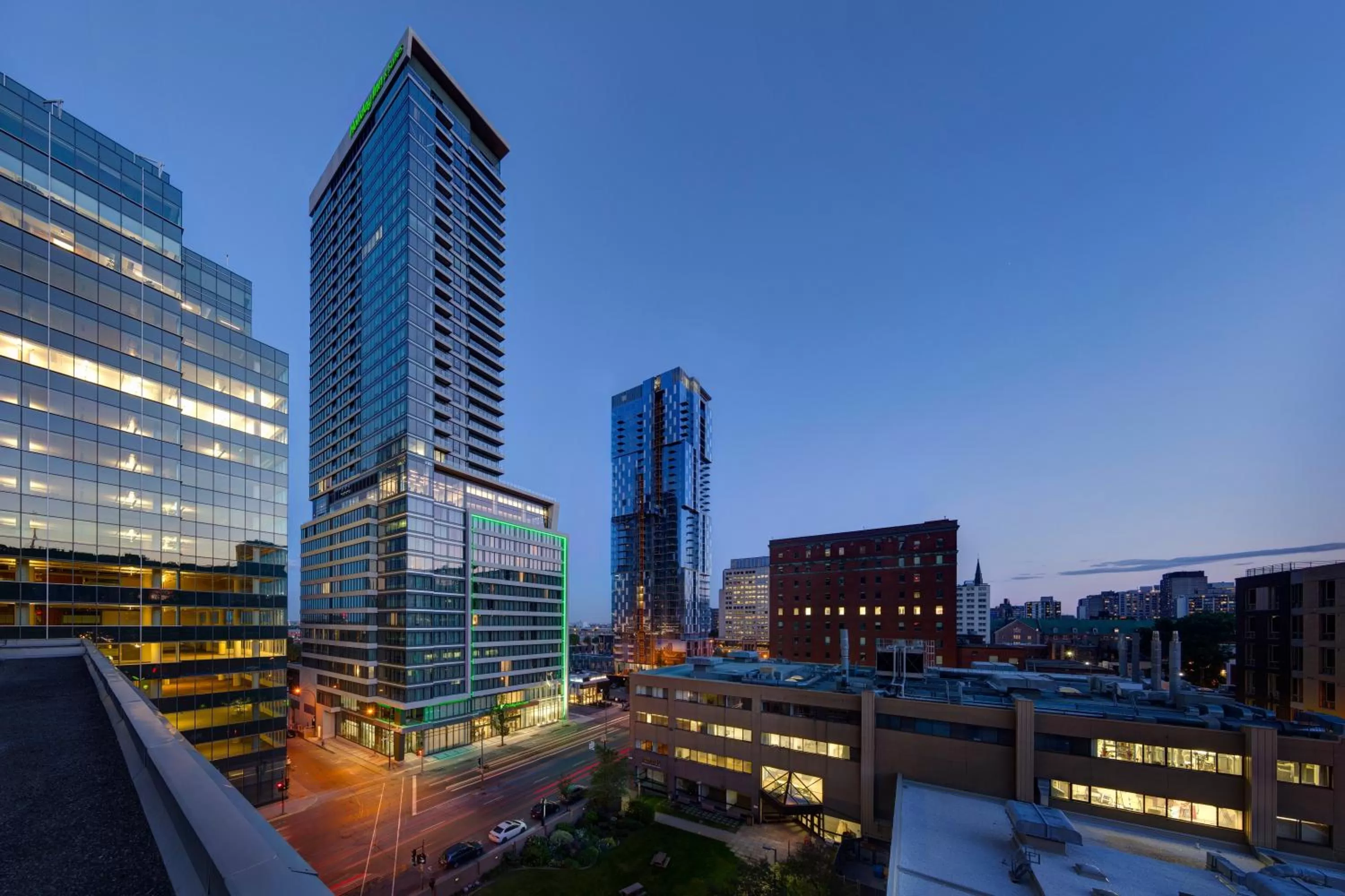 Property building in Holiday Inn Hotel & Suites - Montreal Centre-ville Ouest by IHG