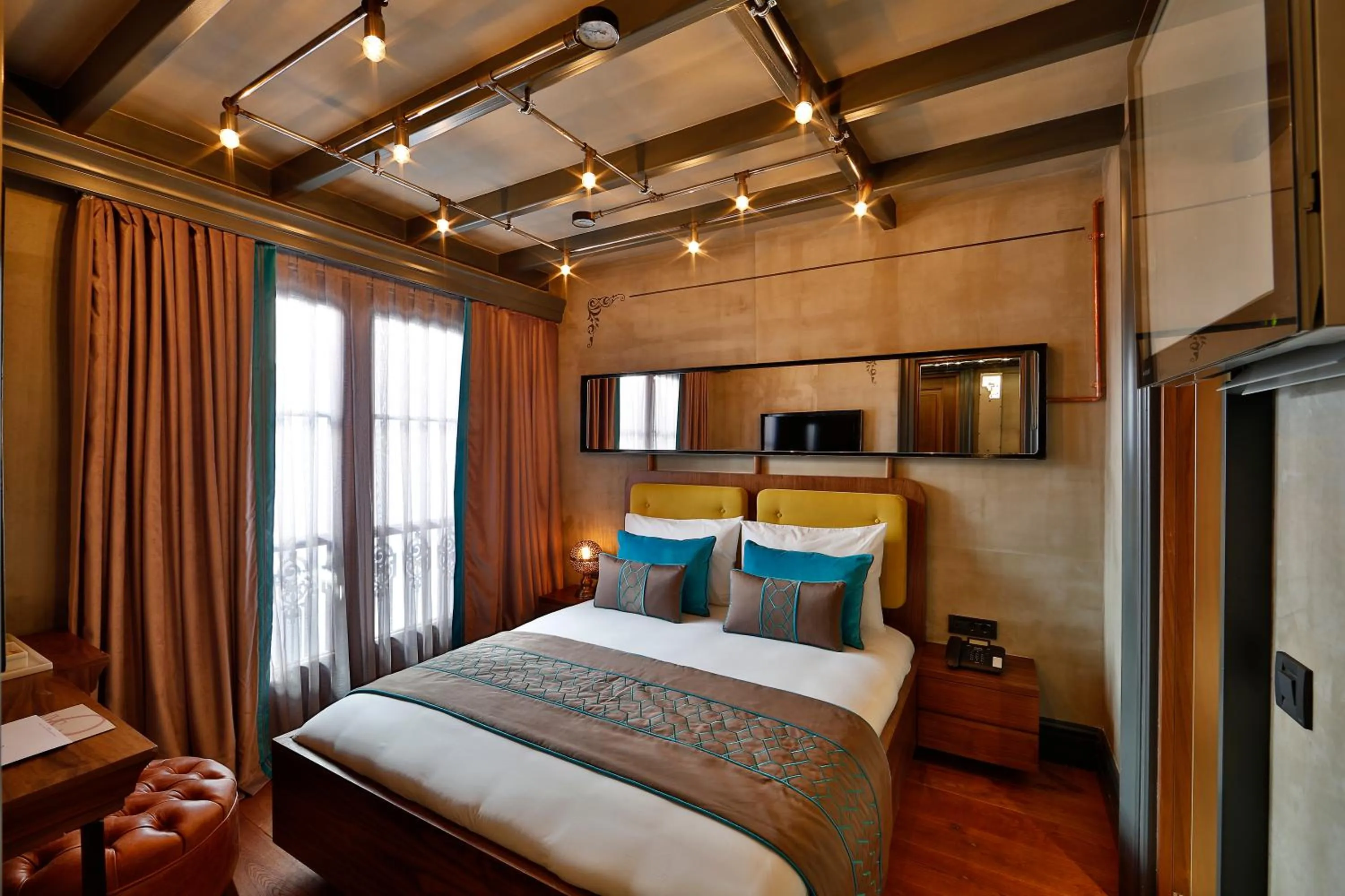 Shower, Bed in Sanat Boutique Hotel Pera