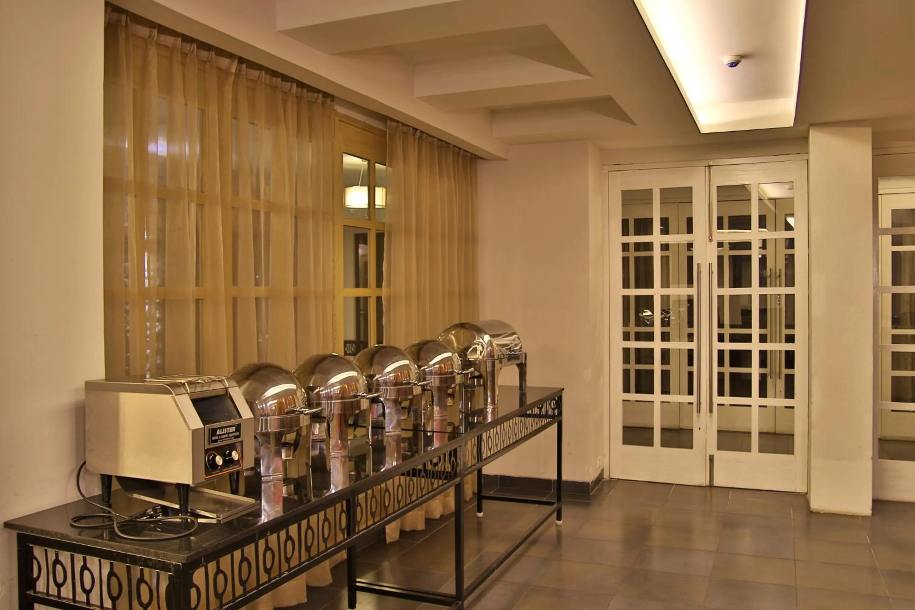 Restaurant/places to eat in Oxford Golf Resort