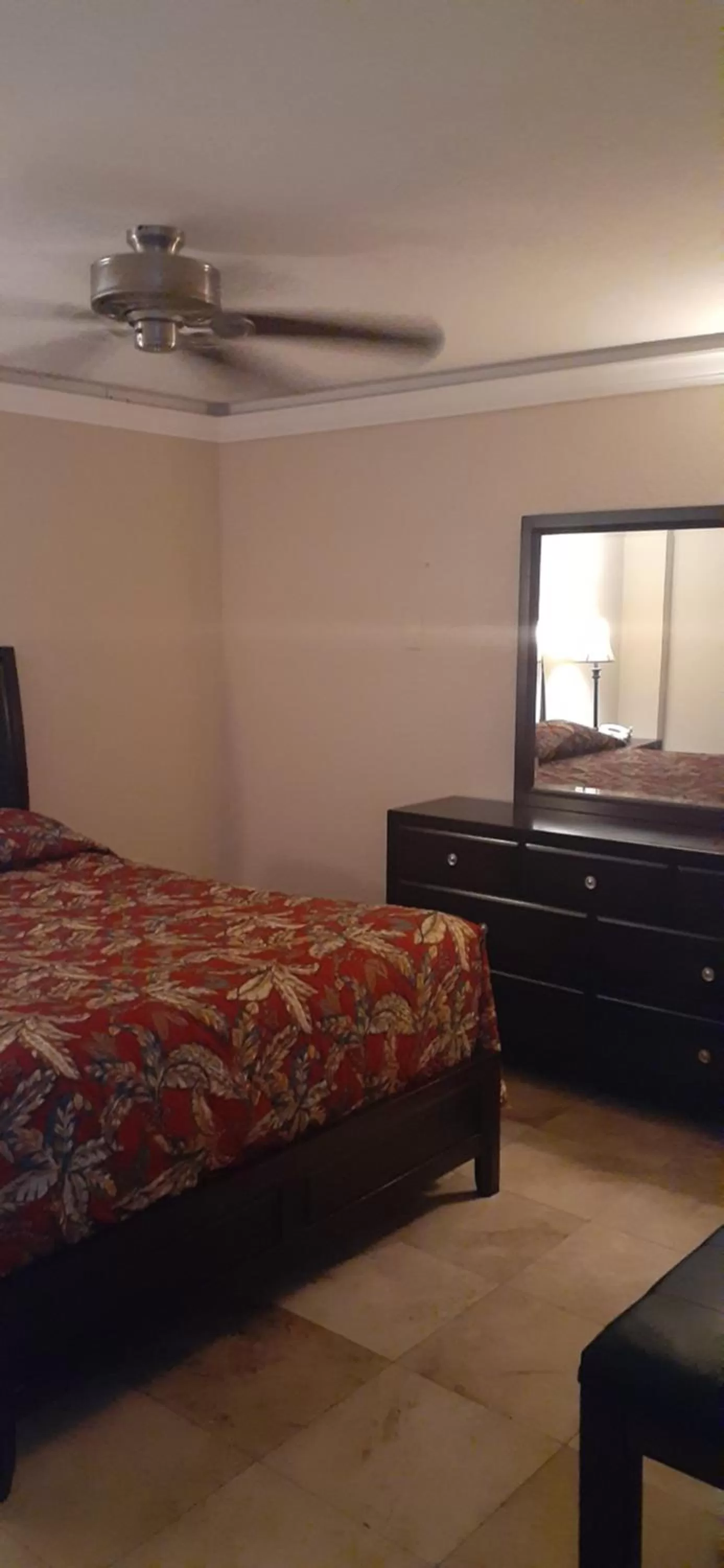 Bed in Daytona Beach Hawaiian Inn