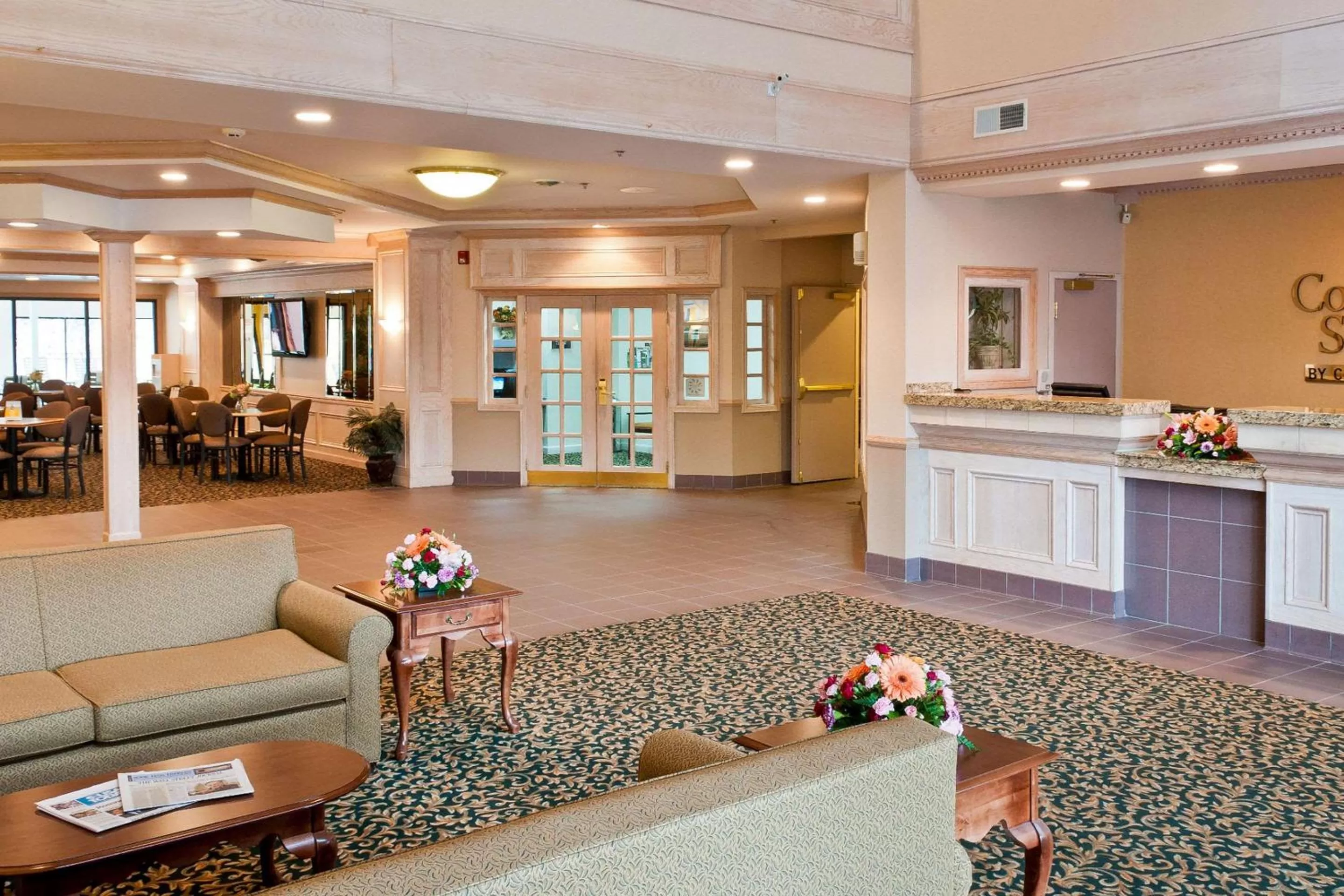 Lobby or reception in Comfort Suites University Area Notre Dame-South Bend