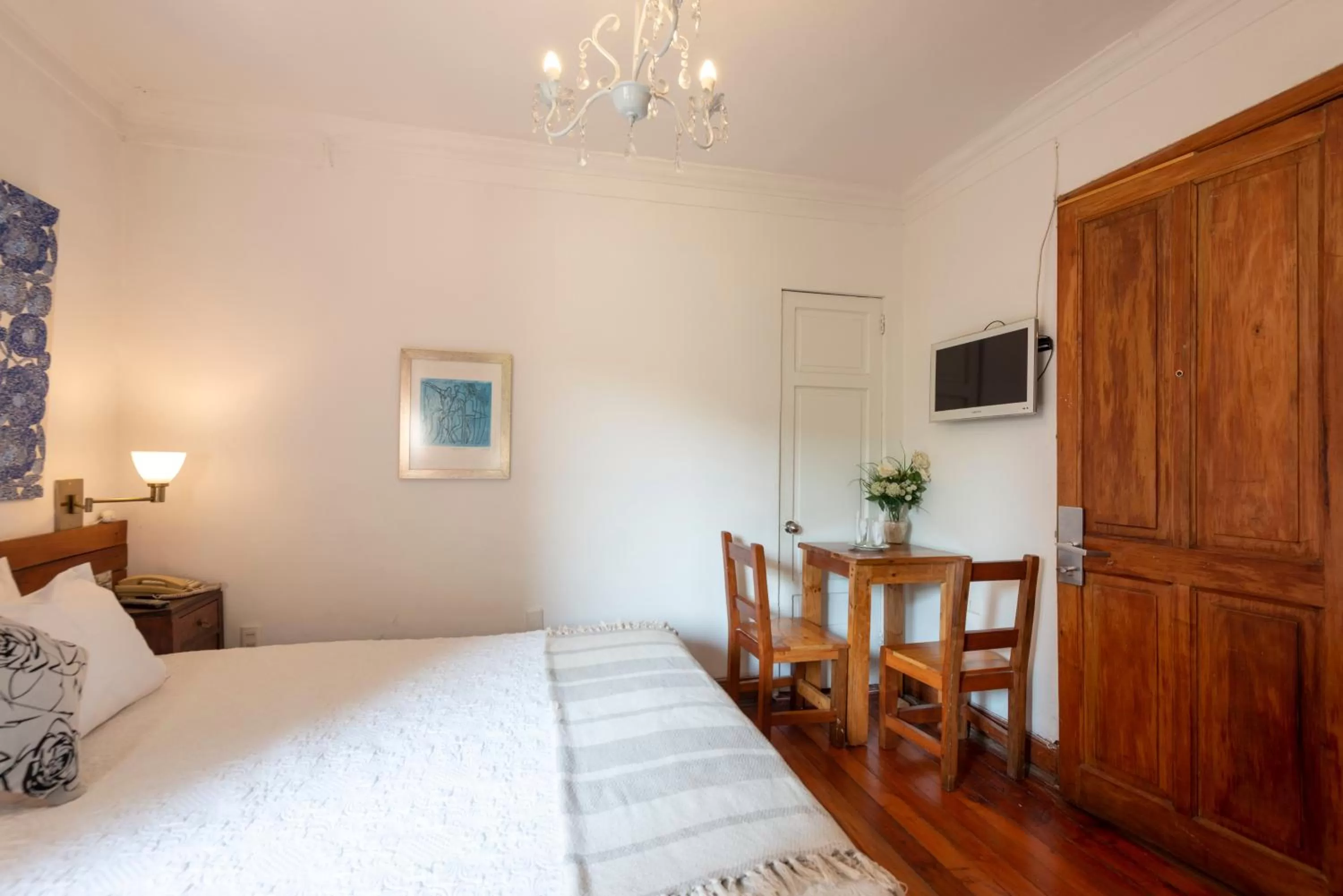 Bed, Room Photo in Providencia Bed & Breakfast