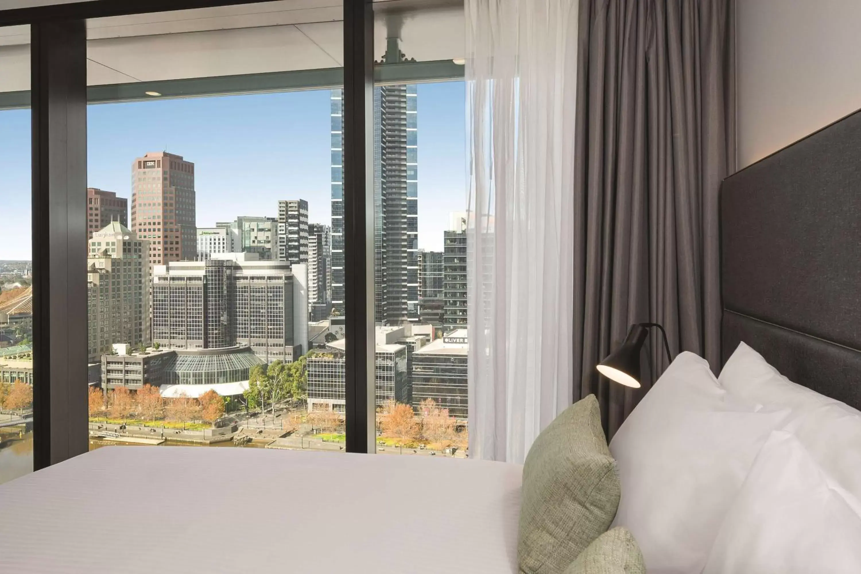 Queen Yarra View in Vibe Hotel Melbourne Queen Yarra View in Vibe Hotel Melbourne