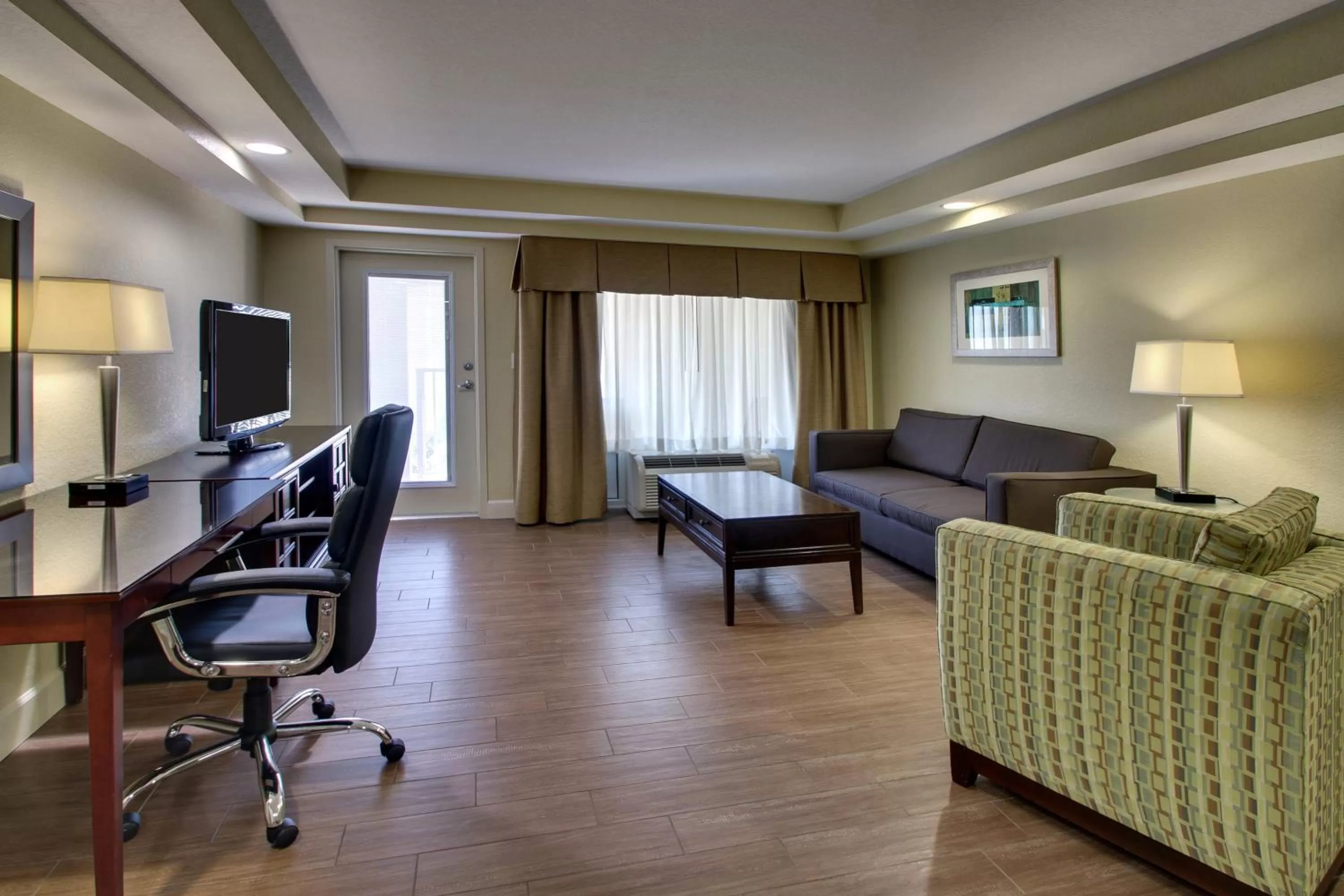 Bedroom in Holiday Inn Resort Orlando - Lake Buena Vista by IHG