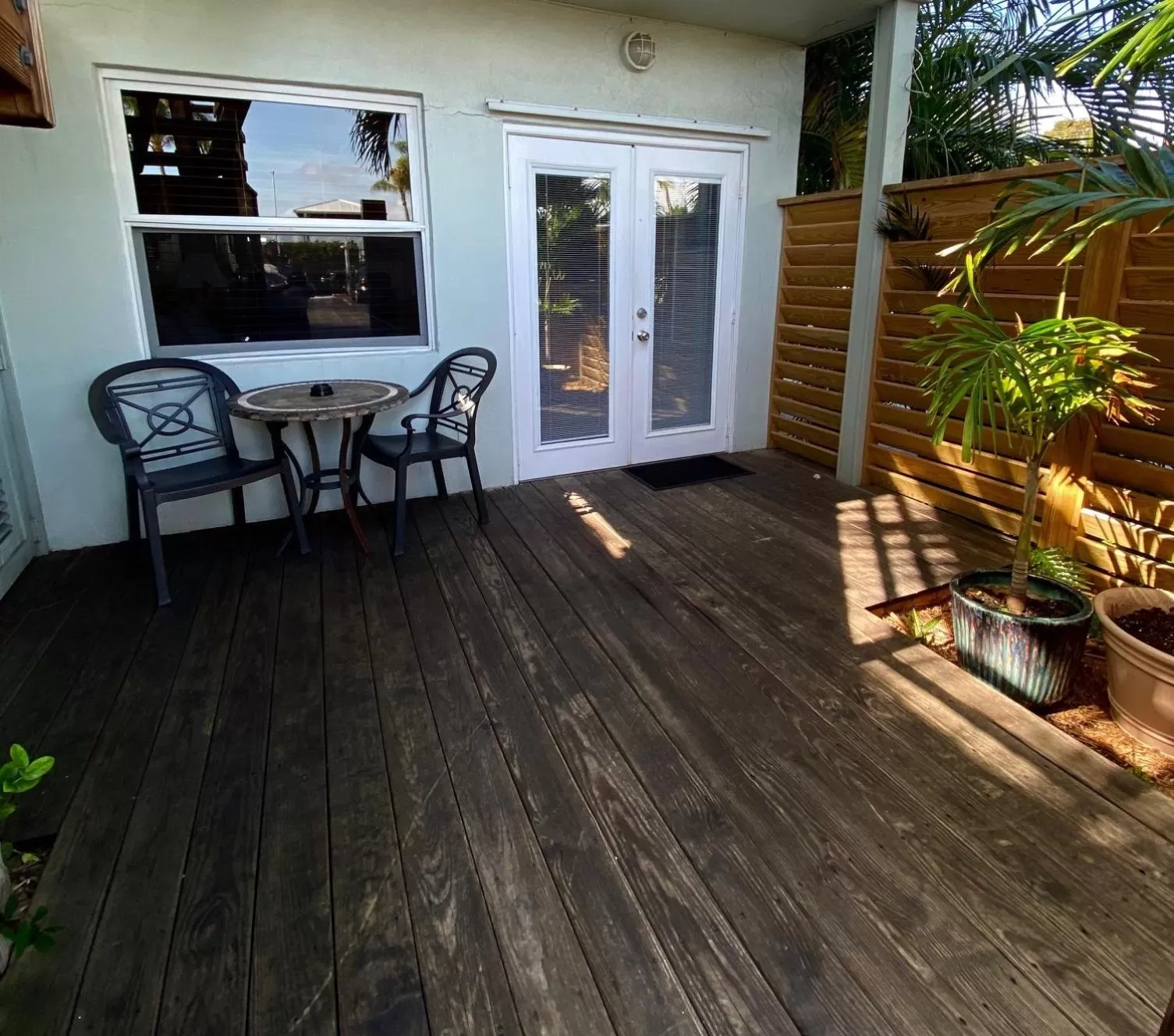 Patio in Harborside Motel & Marina