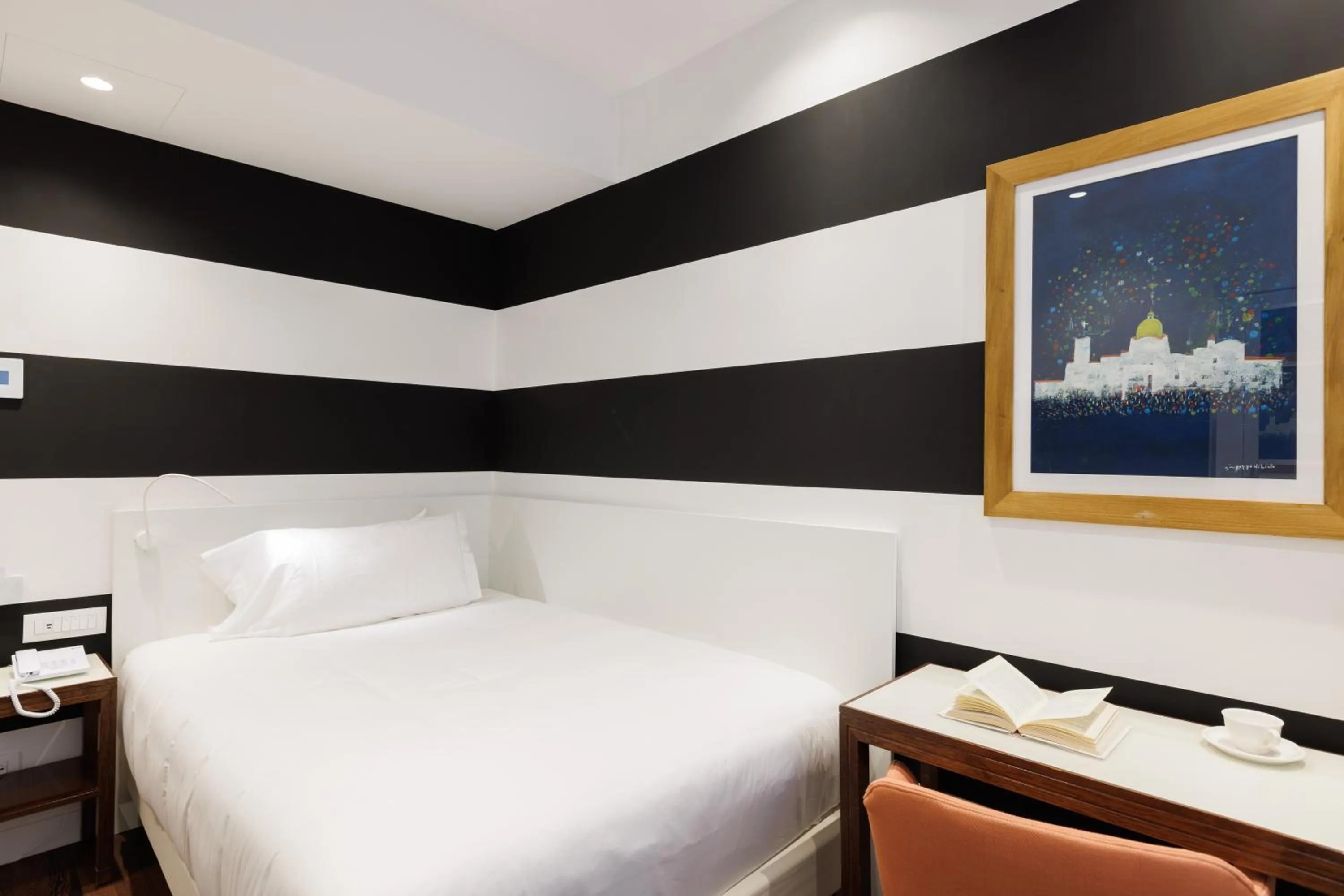 Photo of the whole room, Bed in Hotel Morfeo