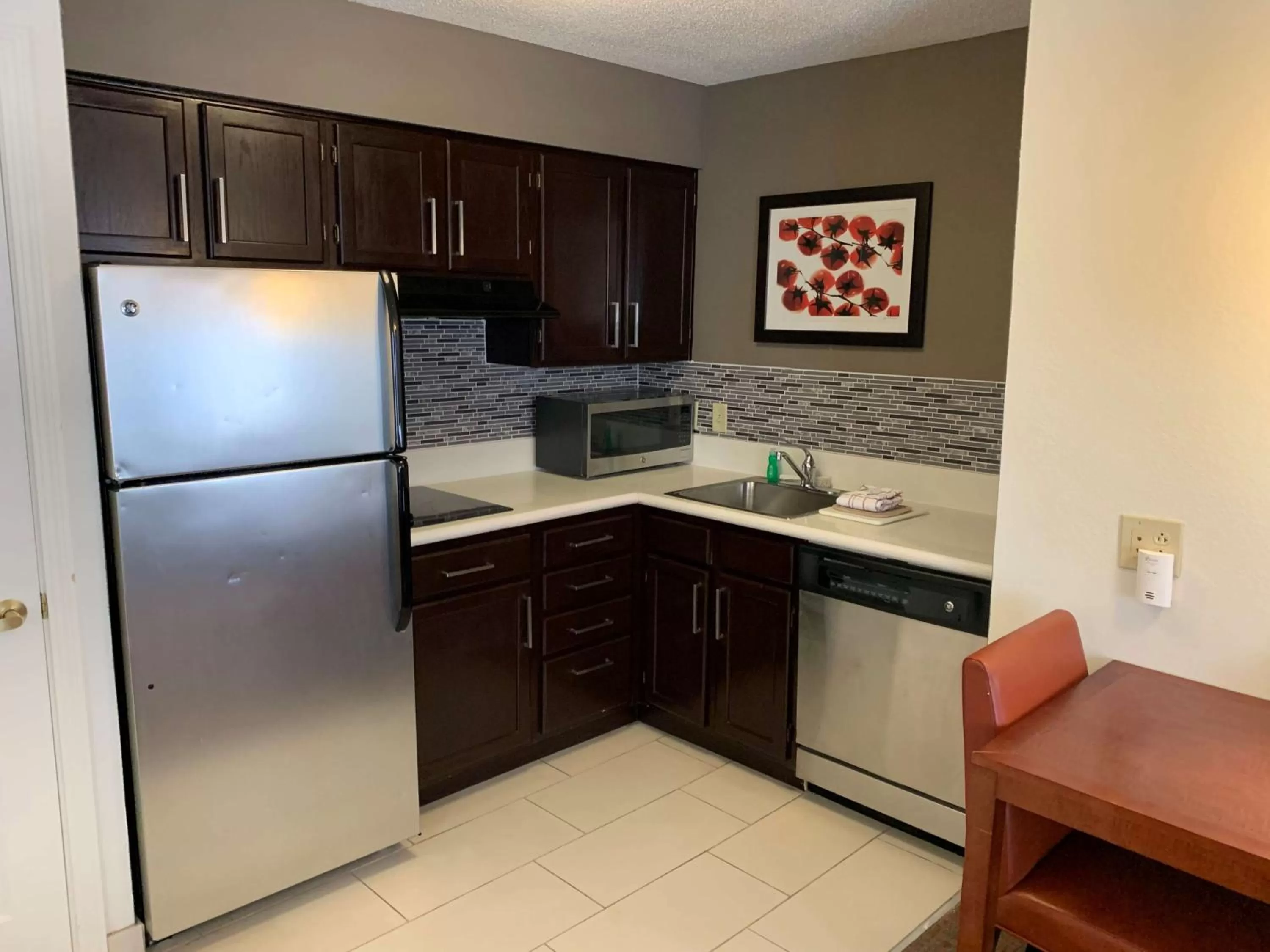 Photo of the whole room, Kitchen/Kitchenette in Surface Inn Worthington