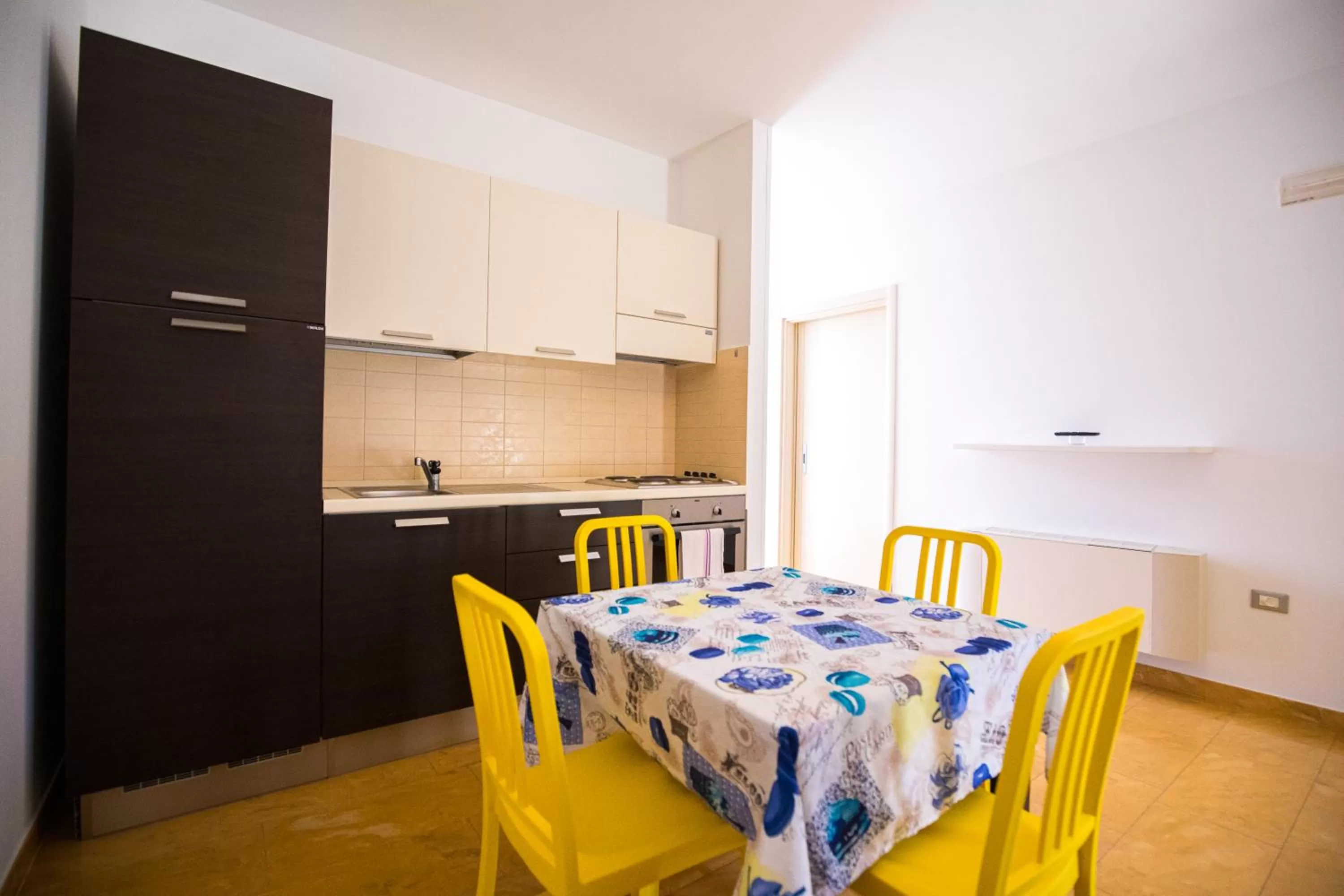 Kitchen or kitchenette in Donnosanto Residence Torre Santa Sabina