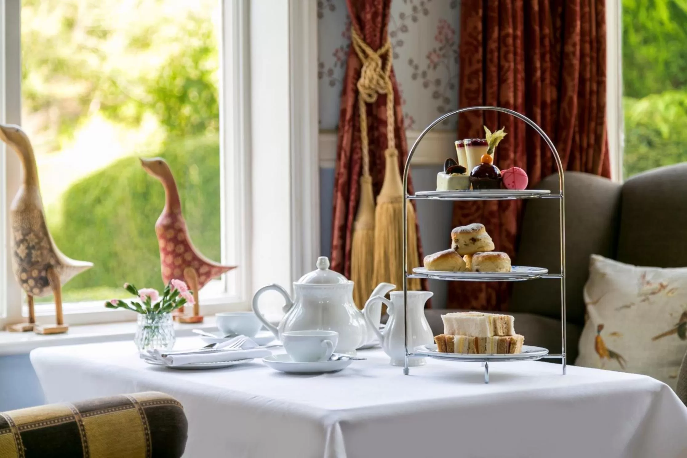 Restaurant/Places to Eat in Deans Place Hotel