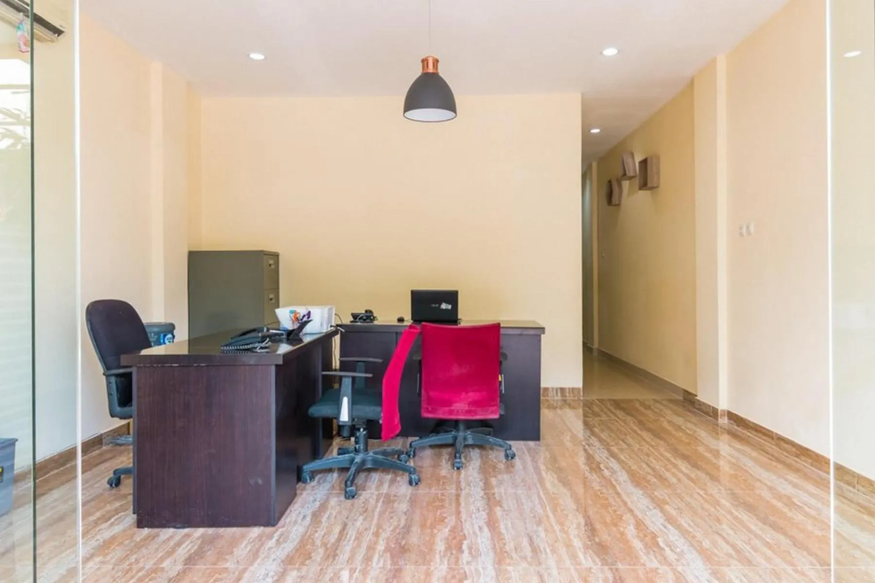 Lobby or reception in RedDoorz At Tebet Barat 2