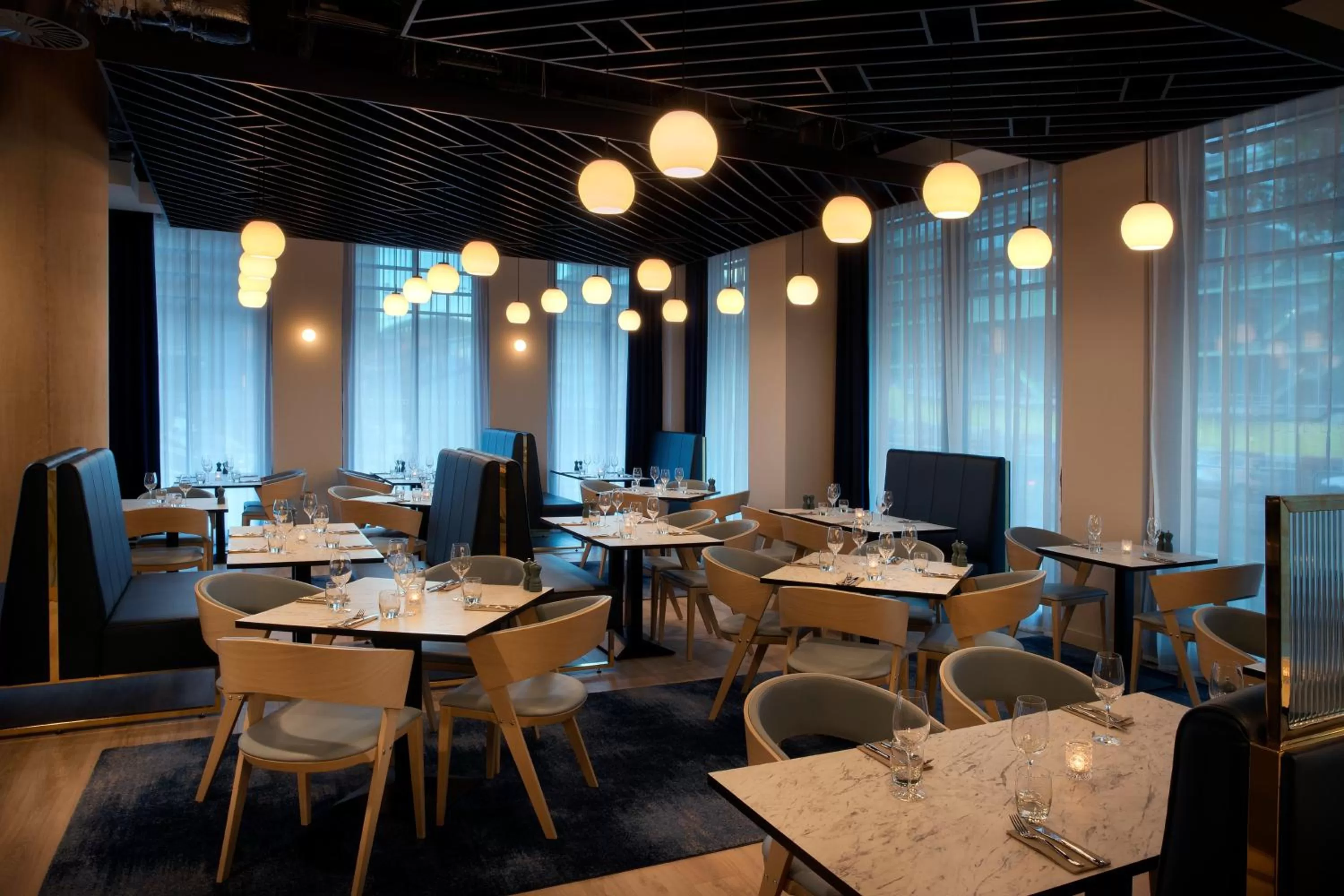 Restaurant/places to eat in Leonardo Hotel Bristol City