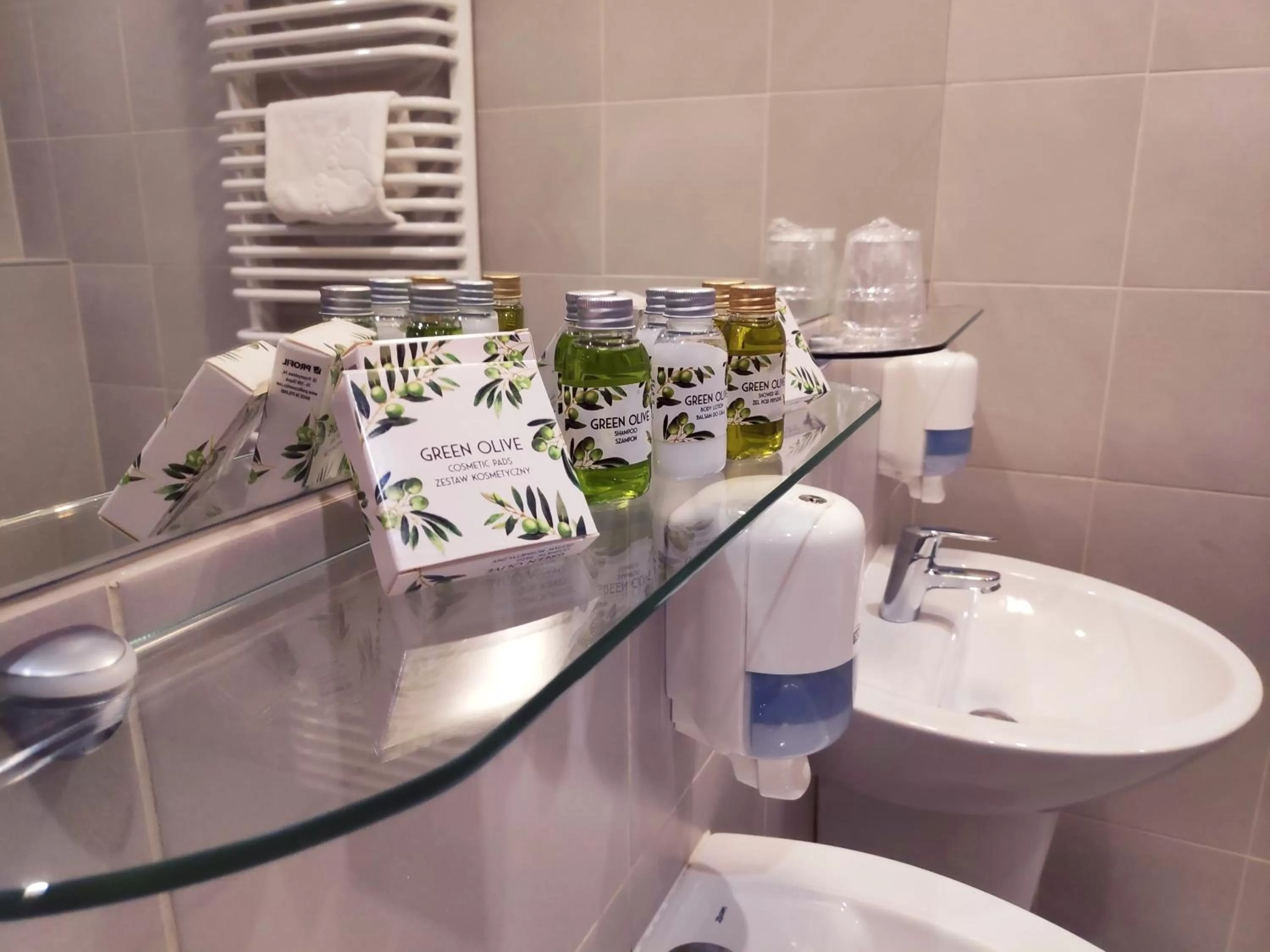 Bathroom in Automobil Hotel